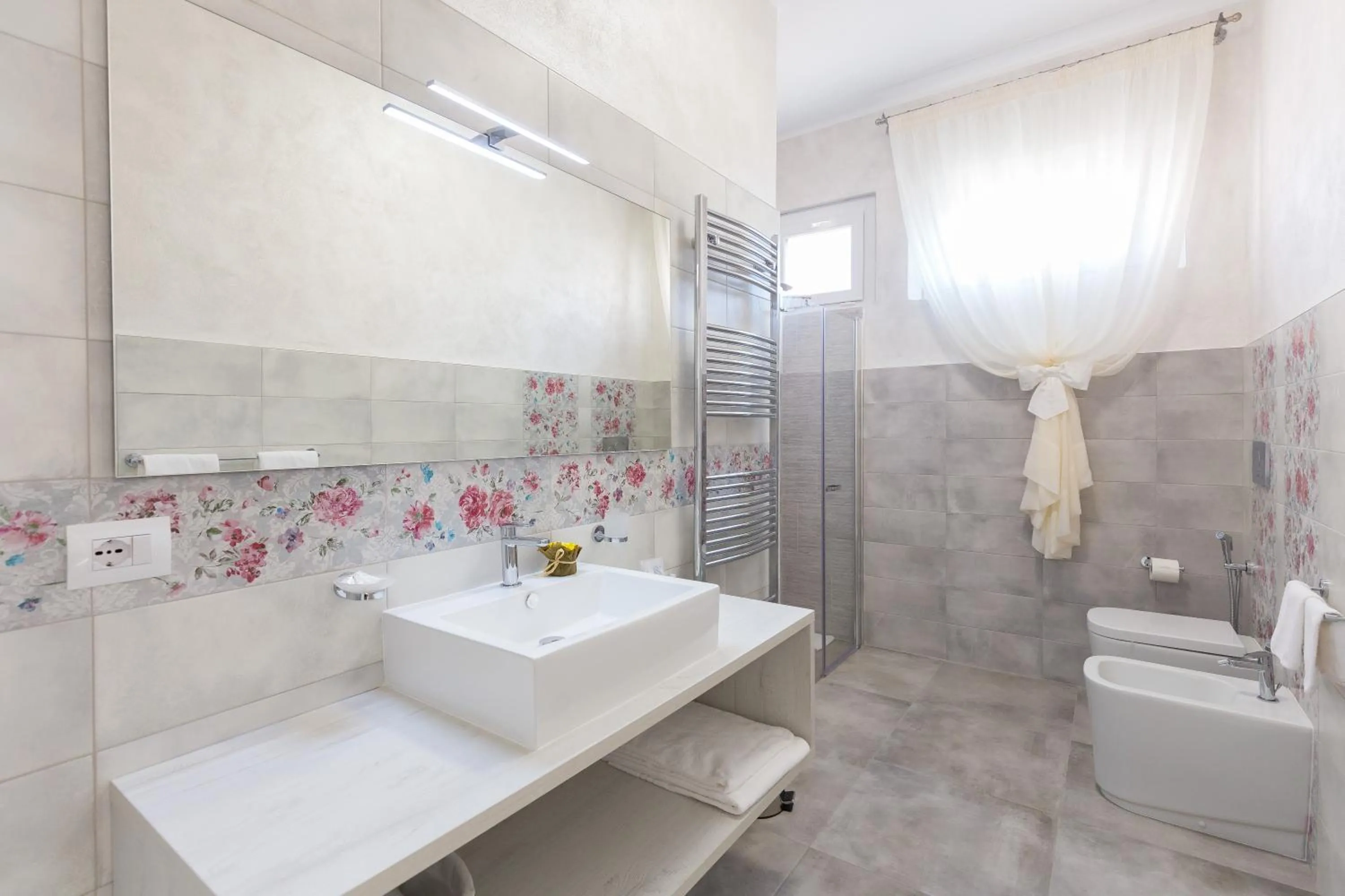 Shower in Villa Cavour