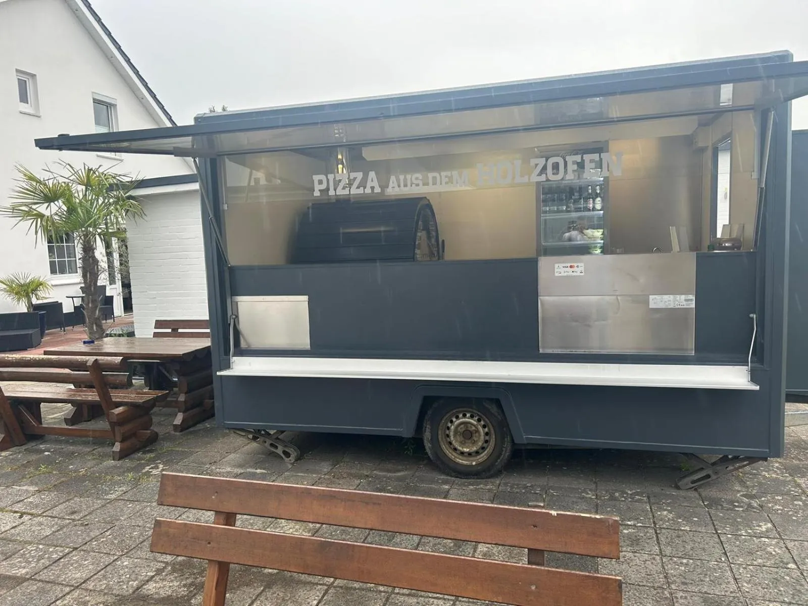 Restaurant/places to eat in tauwerk Hotel