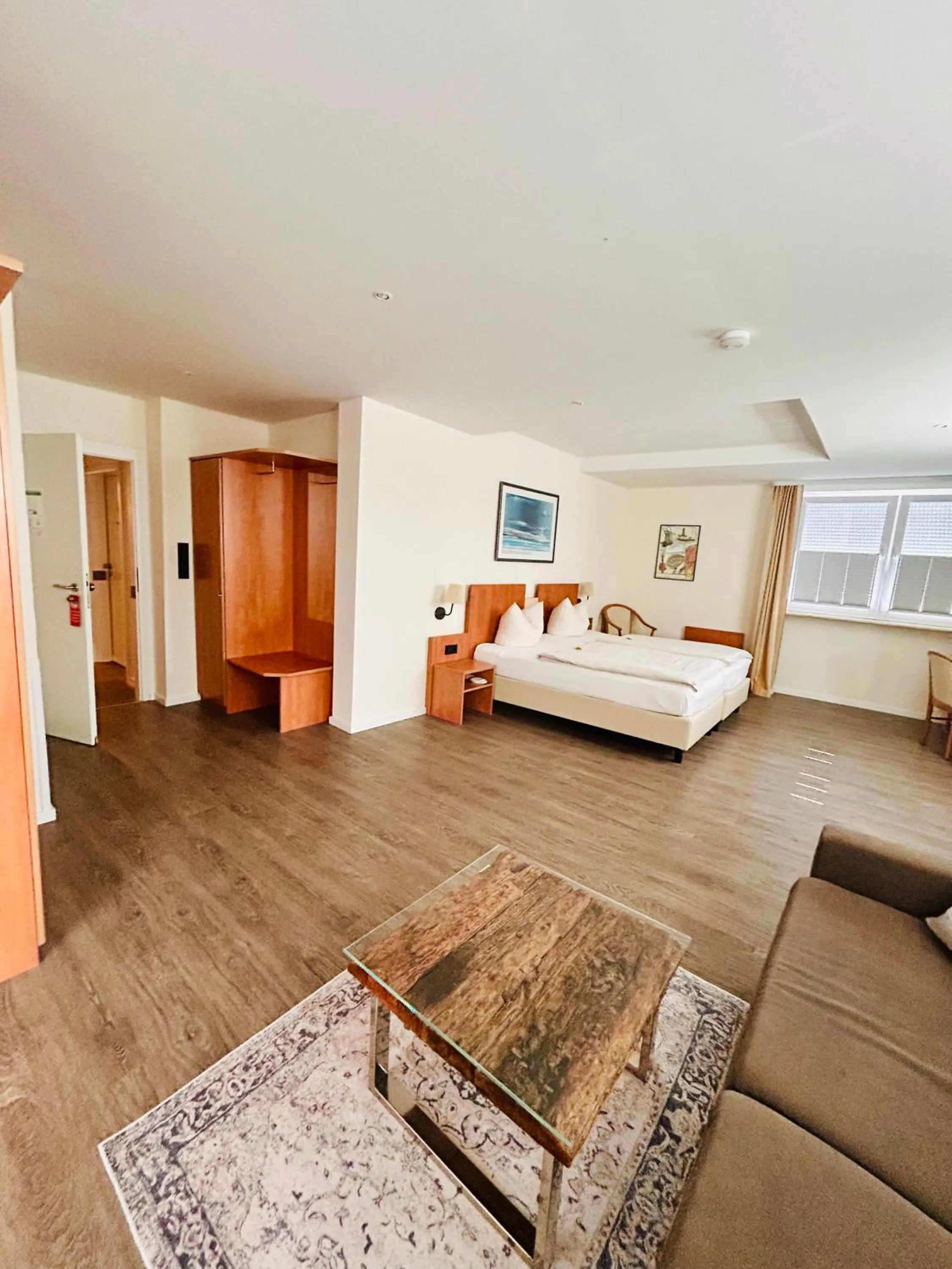 Photo of the whole room, Bed in tauwerk Hotel