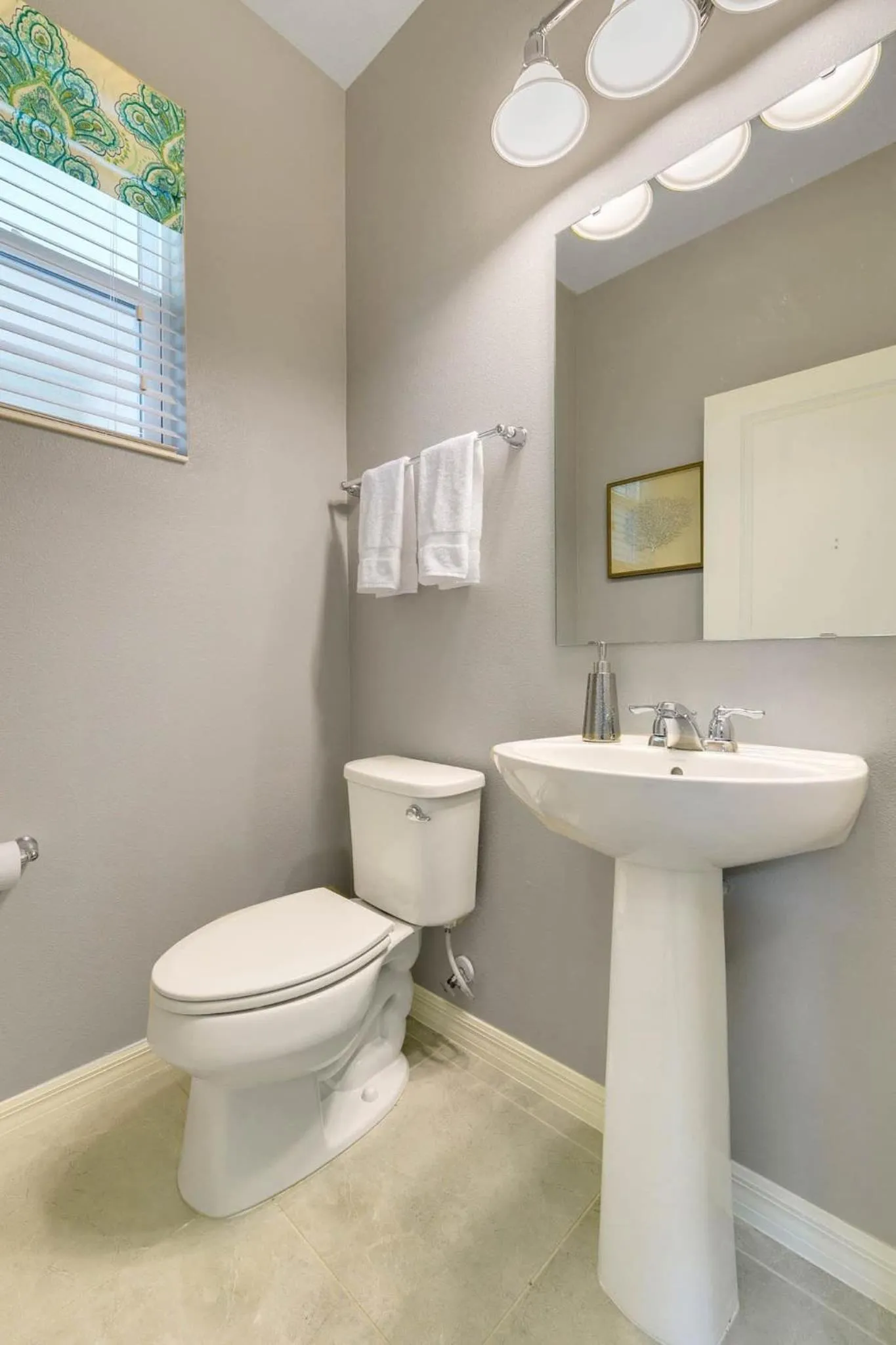 Four Bedrooms Townhome 5116