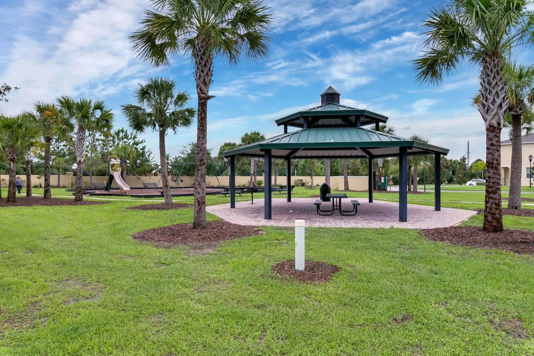 Four Bedrooms Townhome 5116