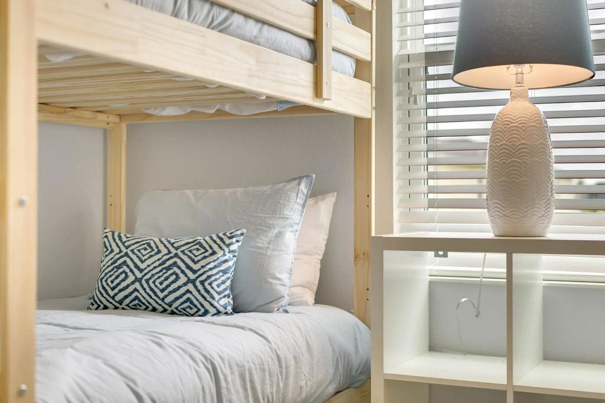 Four Bedrooms Townhome 5116