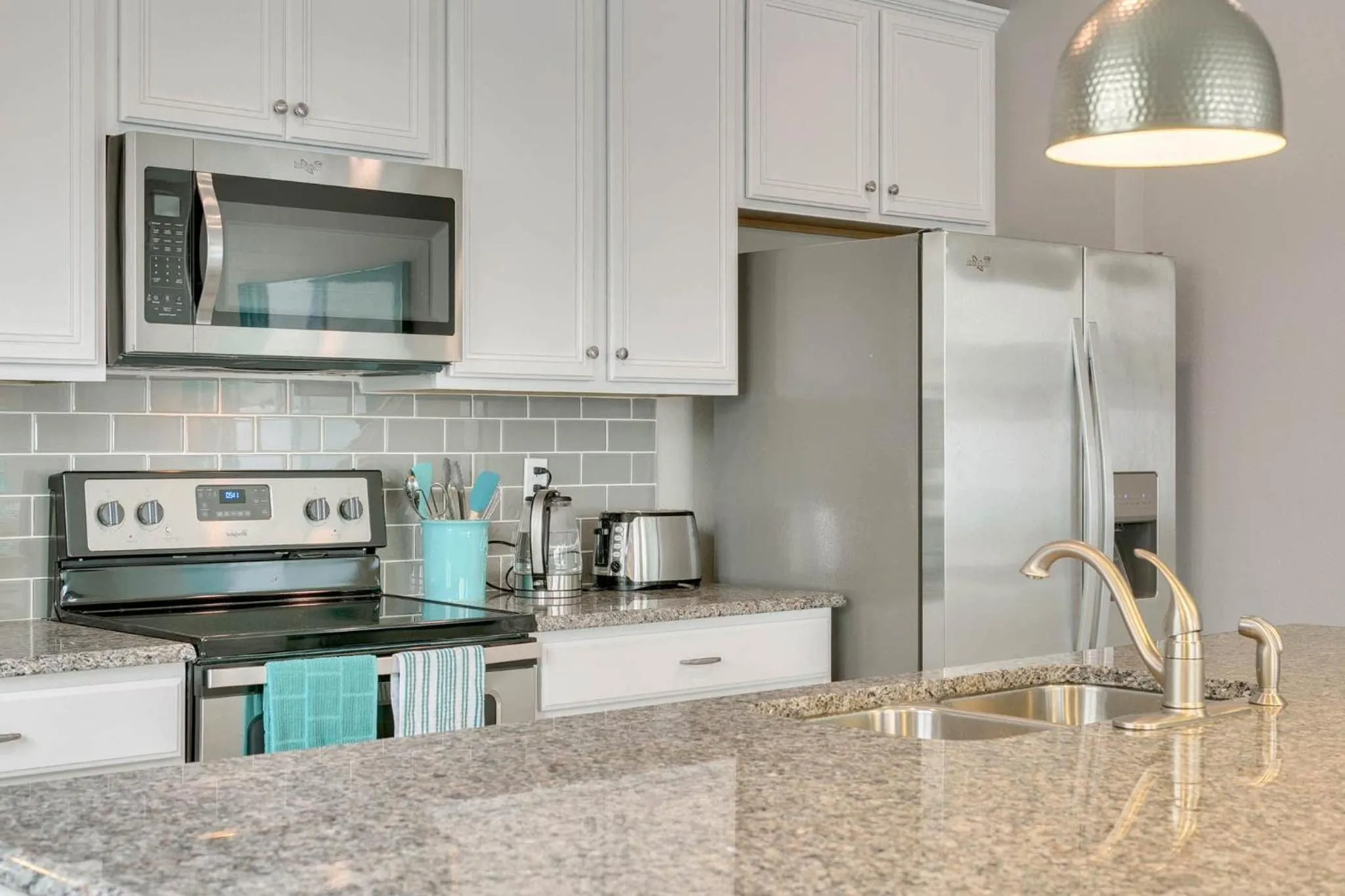 Four Bedrooms Townhome 5116