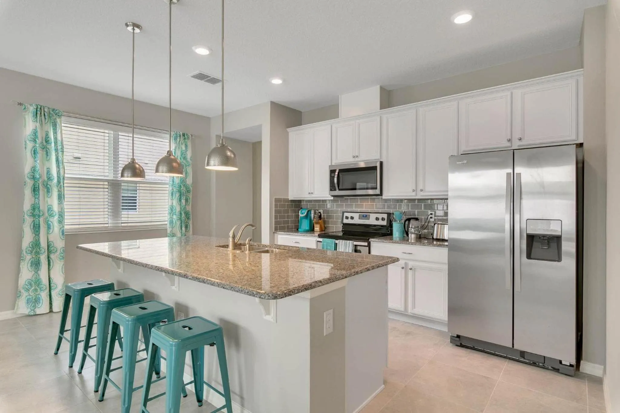 Four Bedrooms Townhome 5116