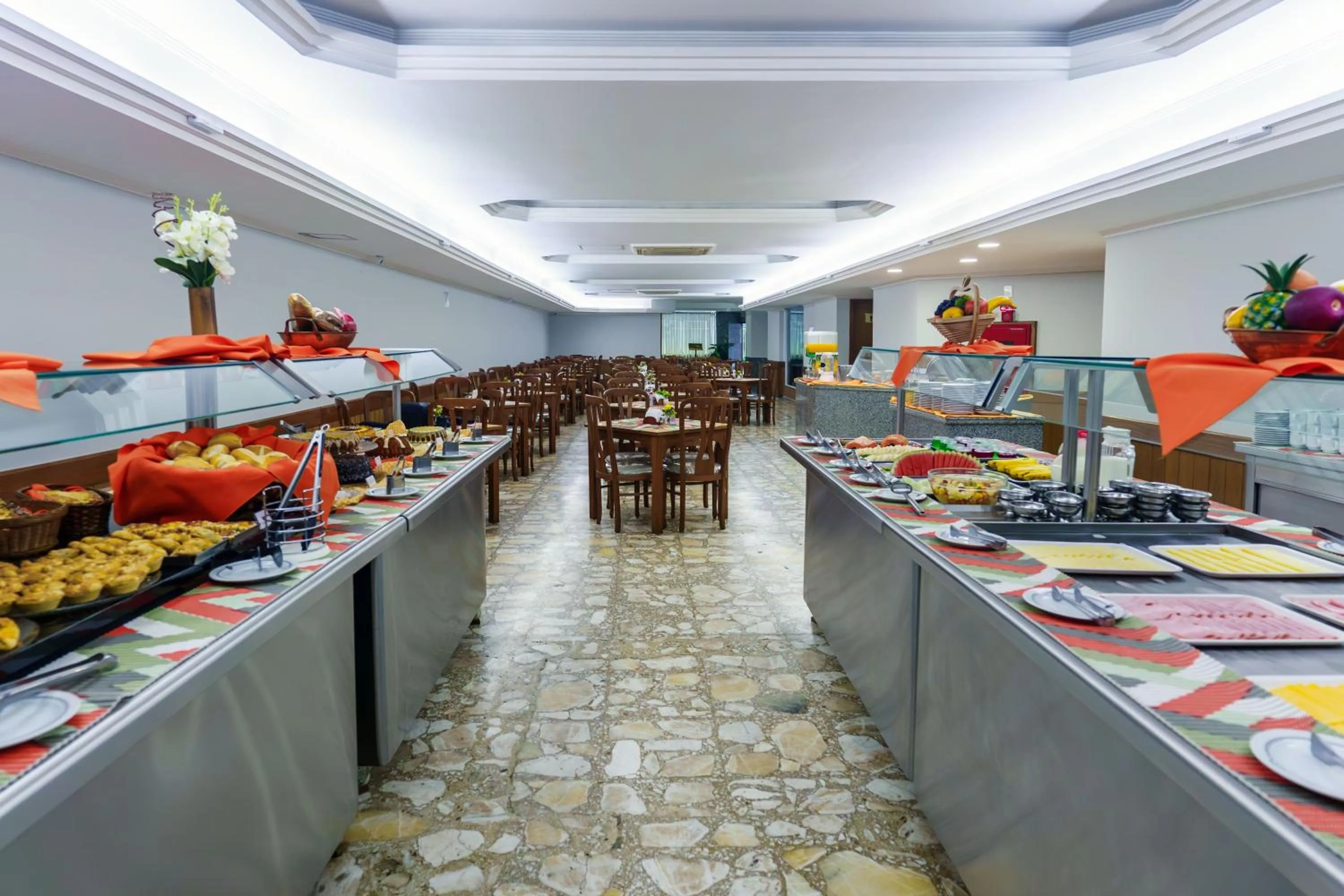 Food in Hotel Augusta Boulevard