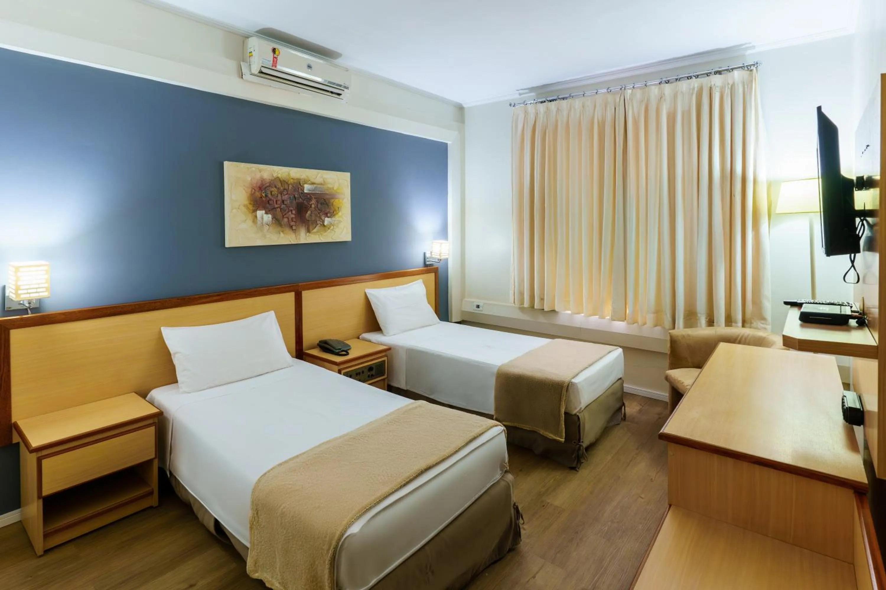 Bed in Hotel Augusta Boulevard