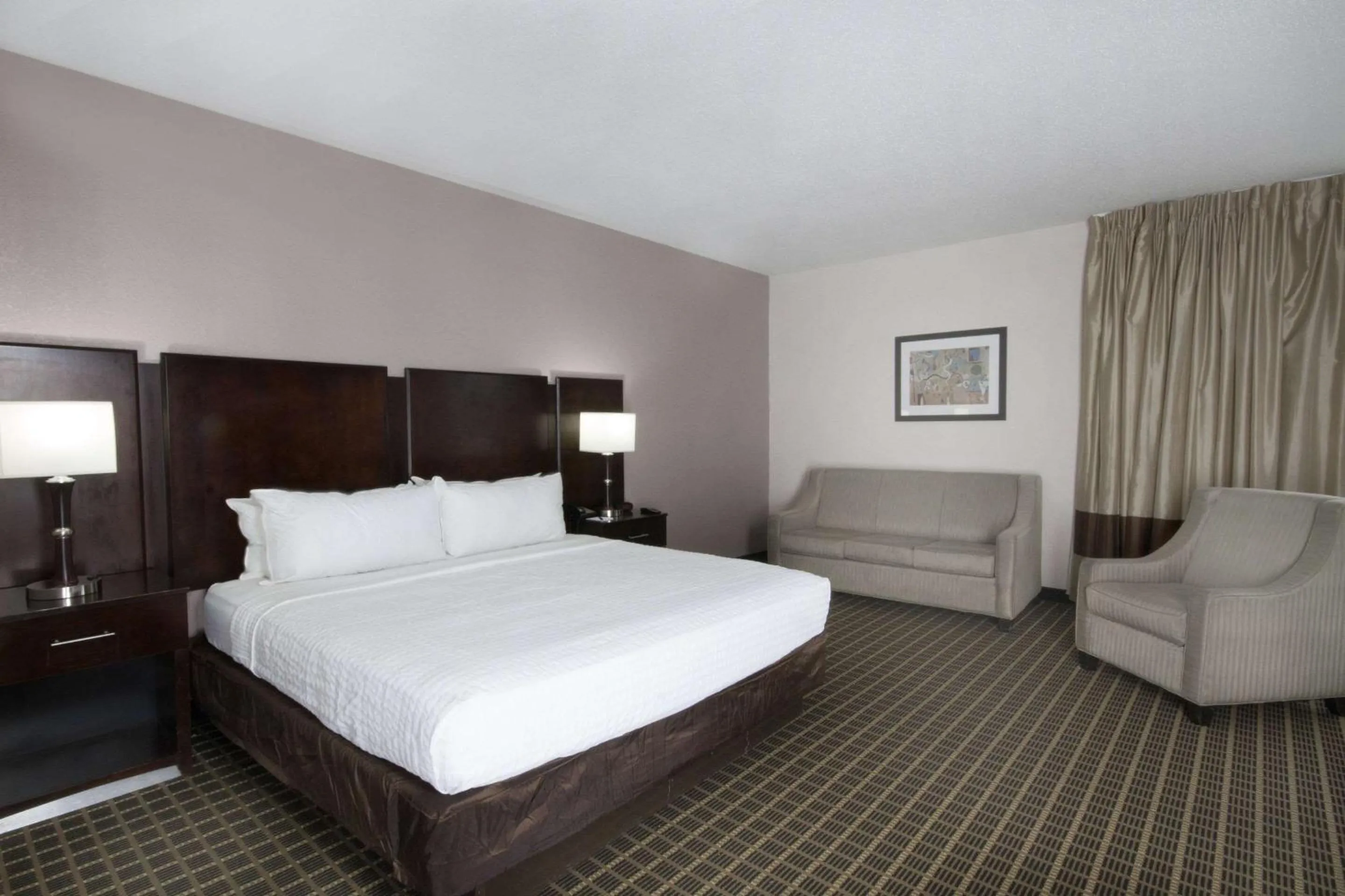 Bedroom, Bed in Clarion Inn & Suites Miami International Airport