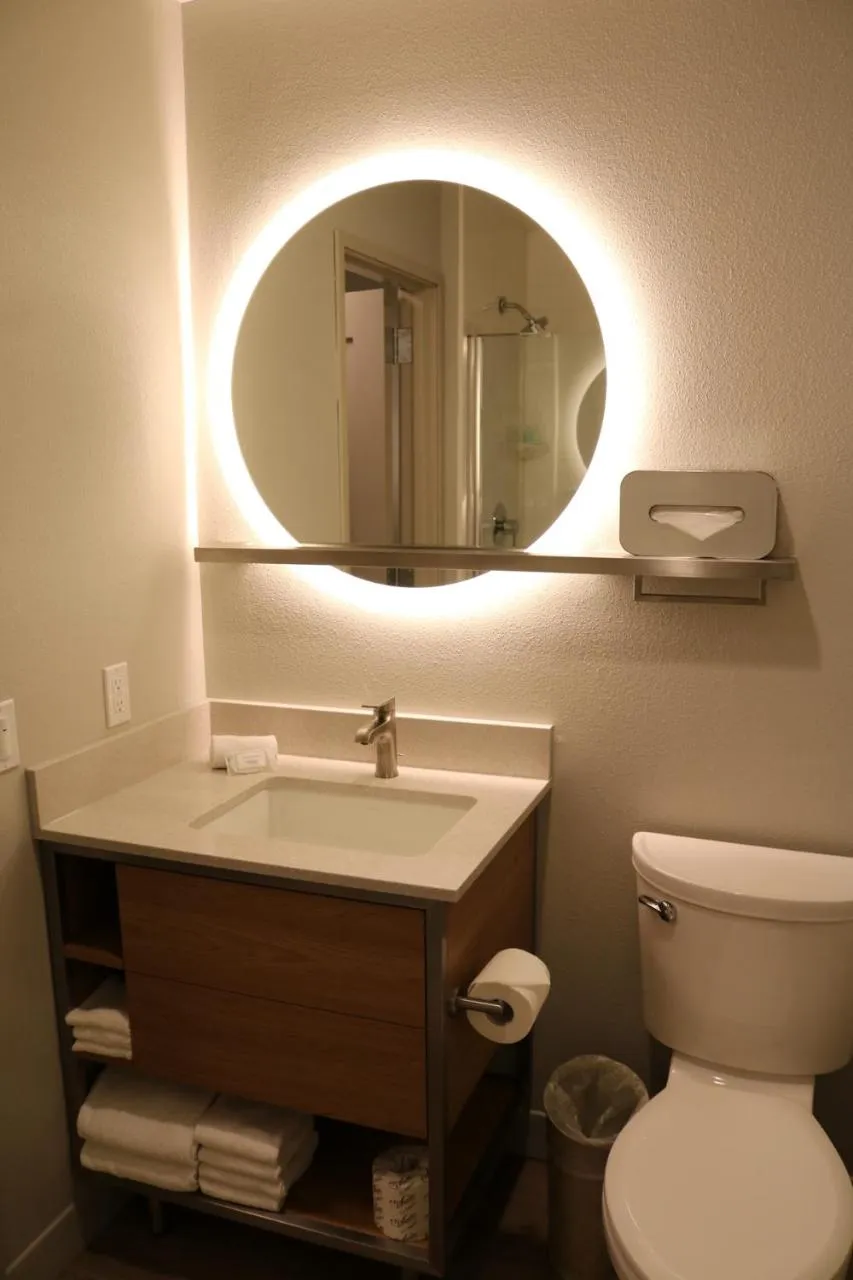 Clarion Hotel Portland International Airport