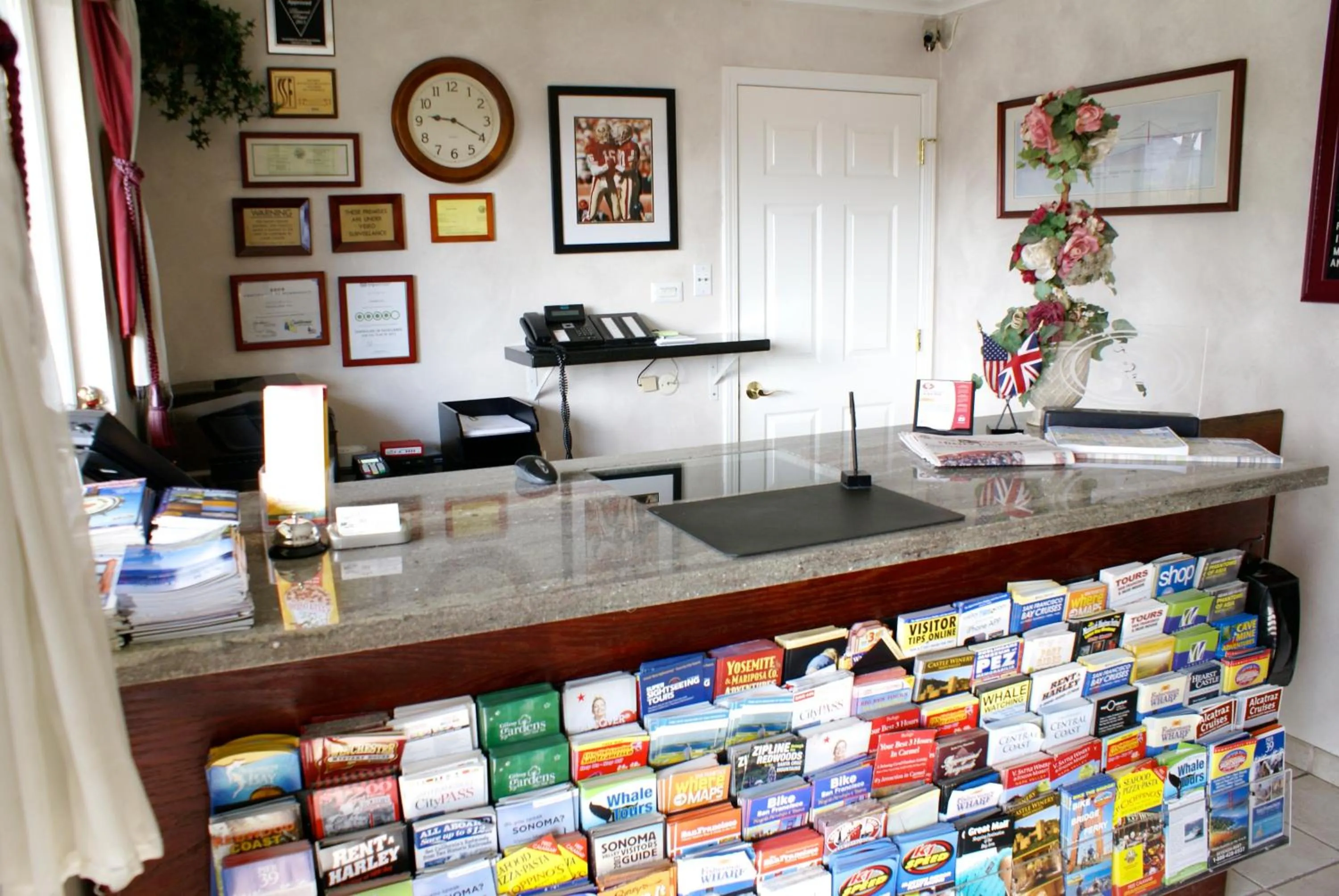 Lobby or reception in Travelers Inn