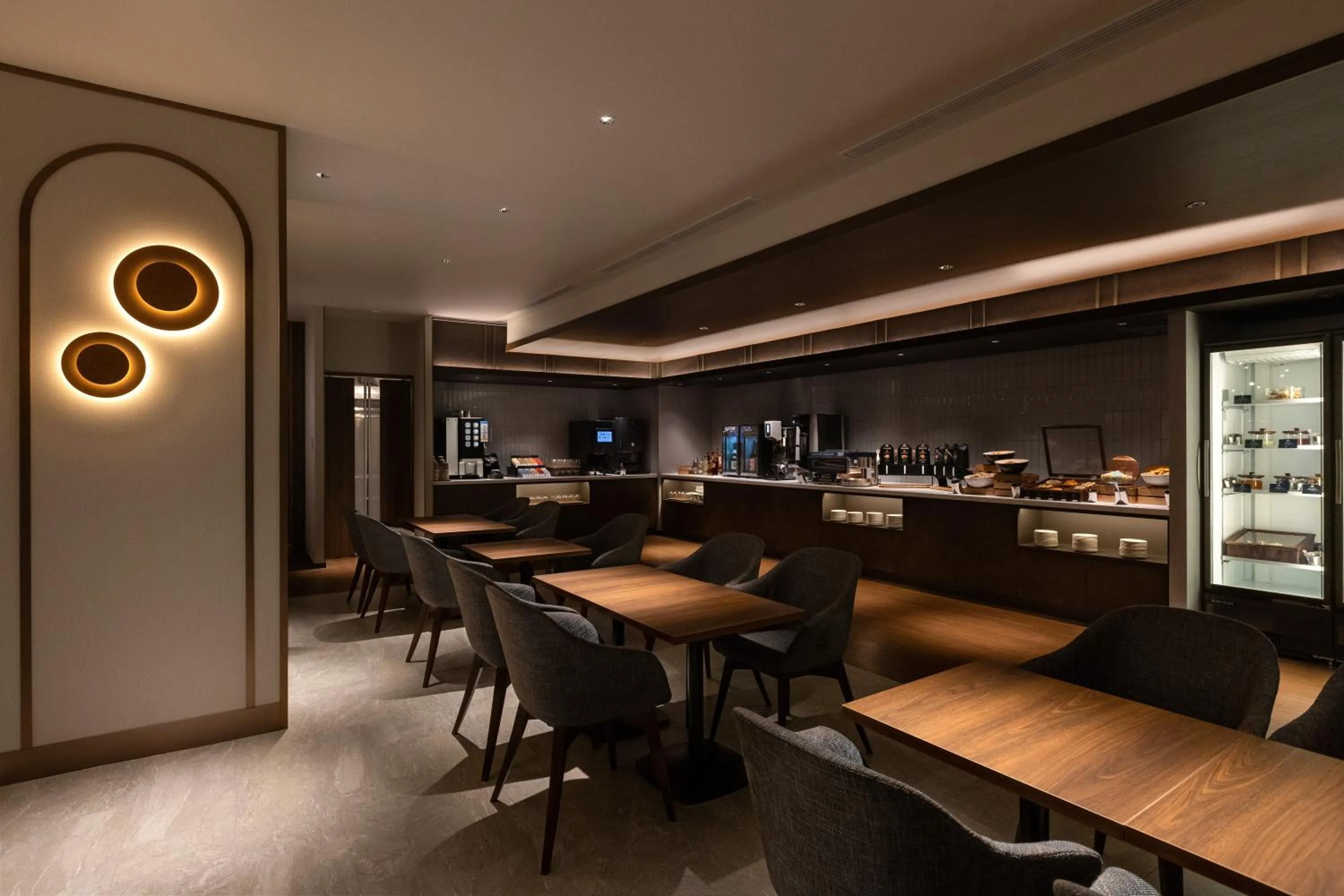 Lounge or bar in Namba Oriental Hotel