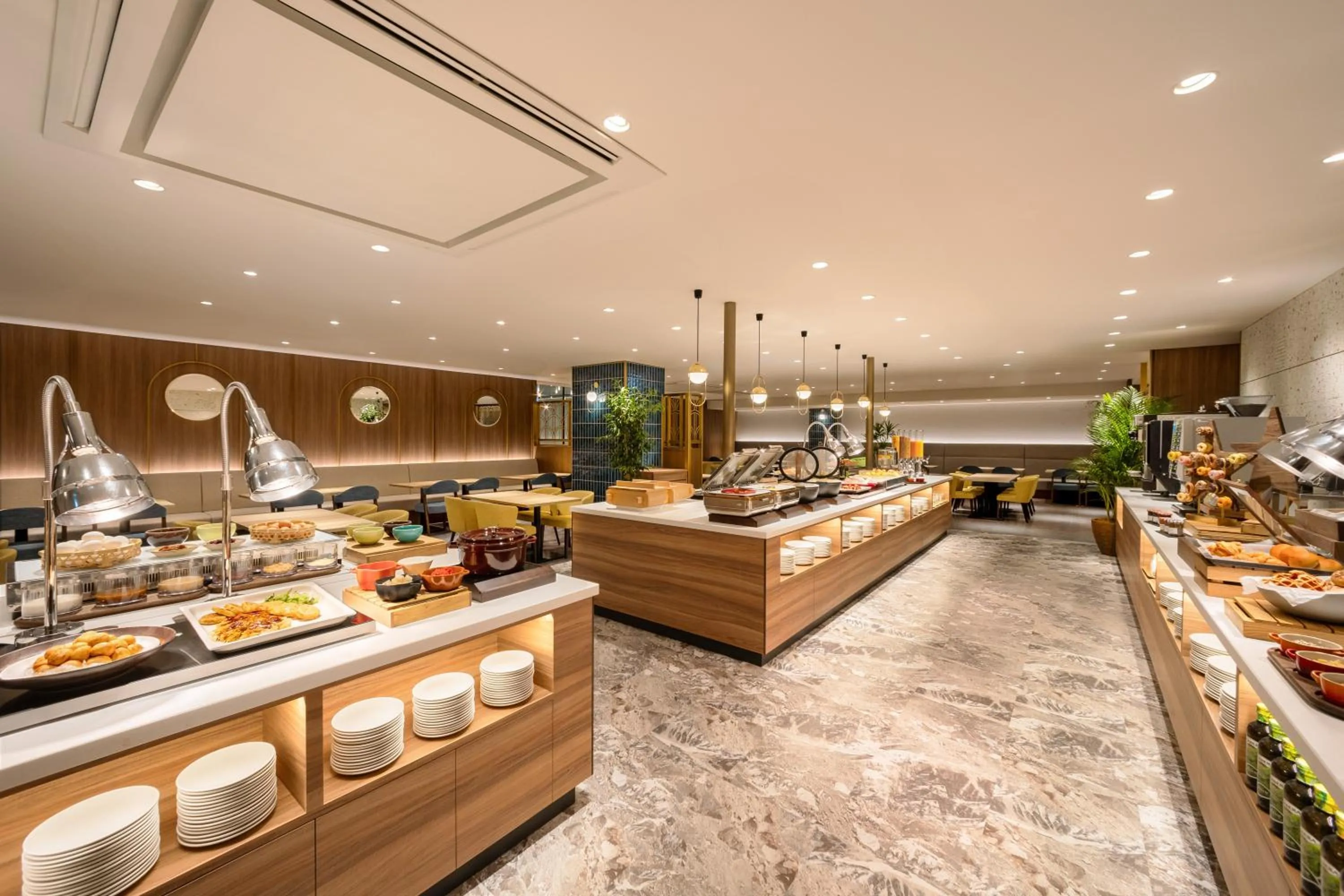 Restaurant/places to eat in Namba Oriental Hotel