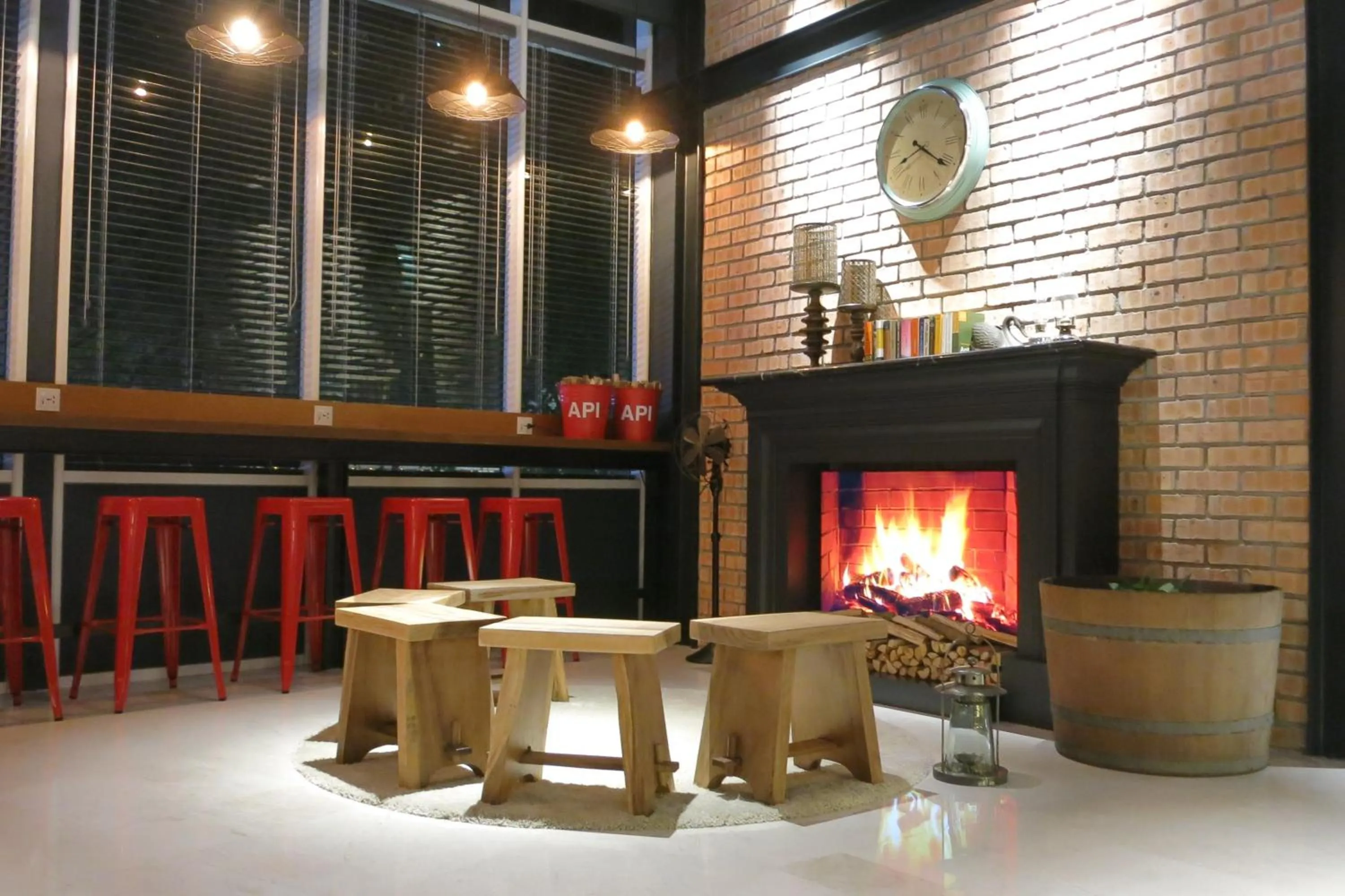 Communal lounge/ TV room in The Bed KLCC