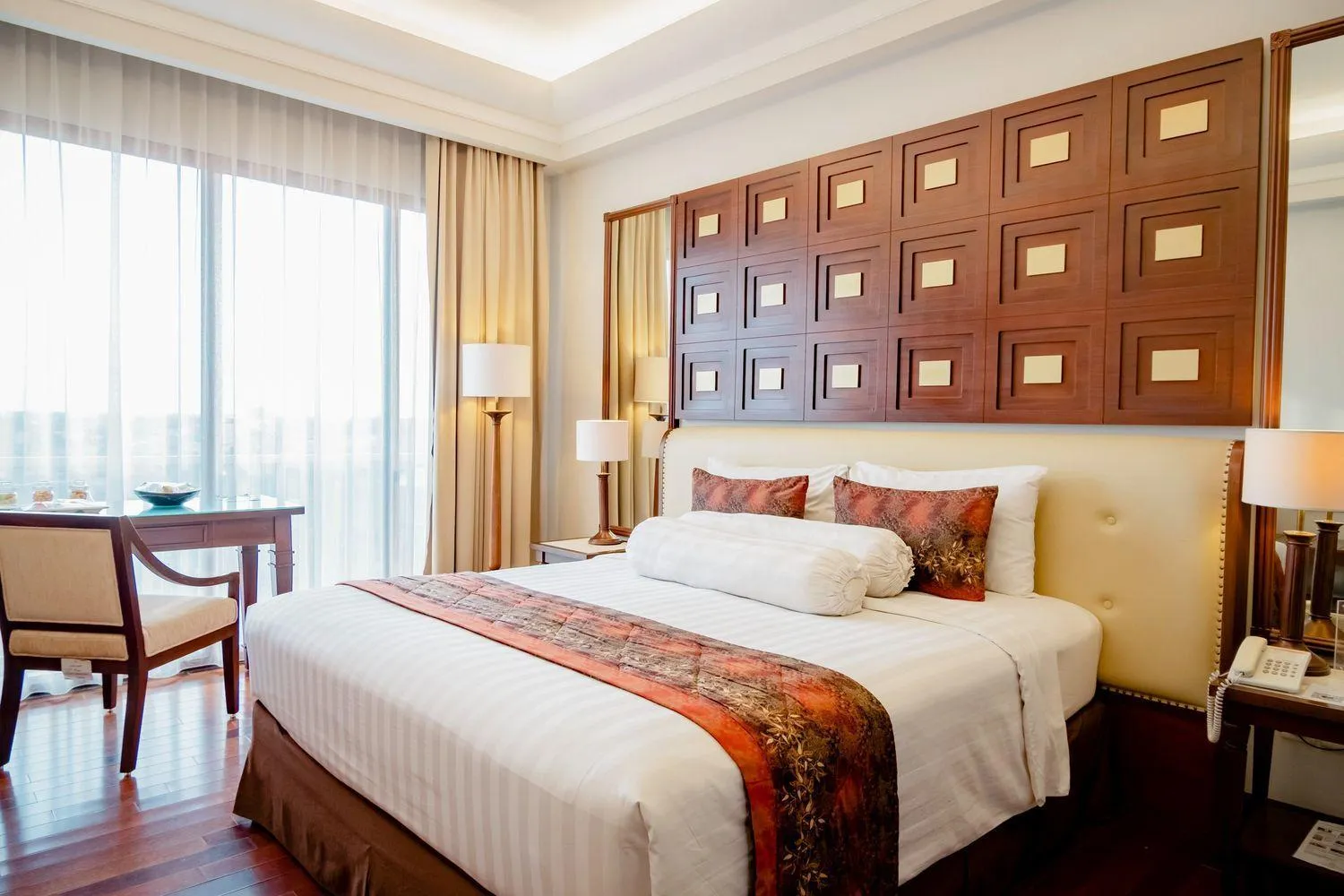 Bedroom, Bed in The Sunan Hotel Solo