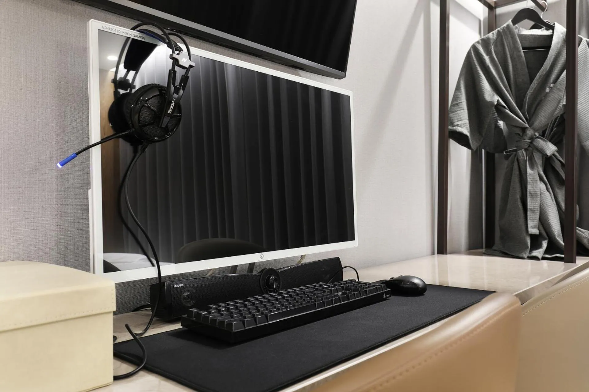 TV and multimedia in HOUND HOTEL Incheon Airport