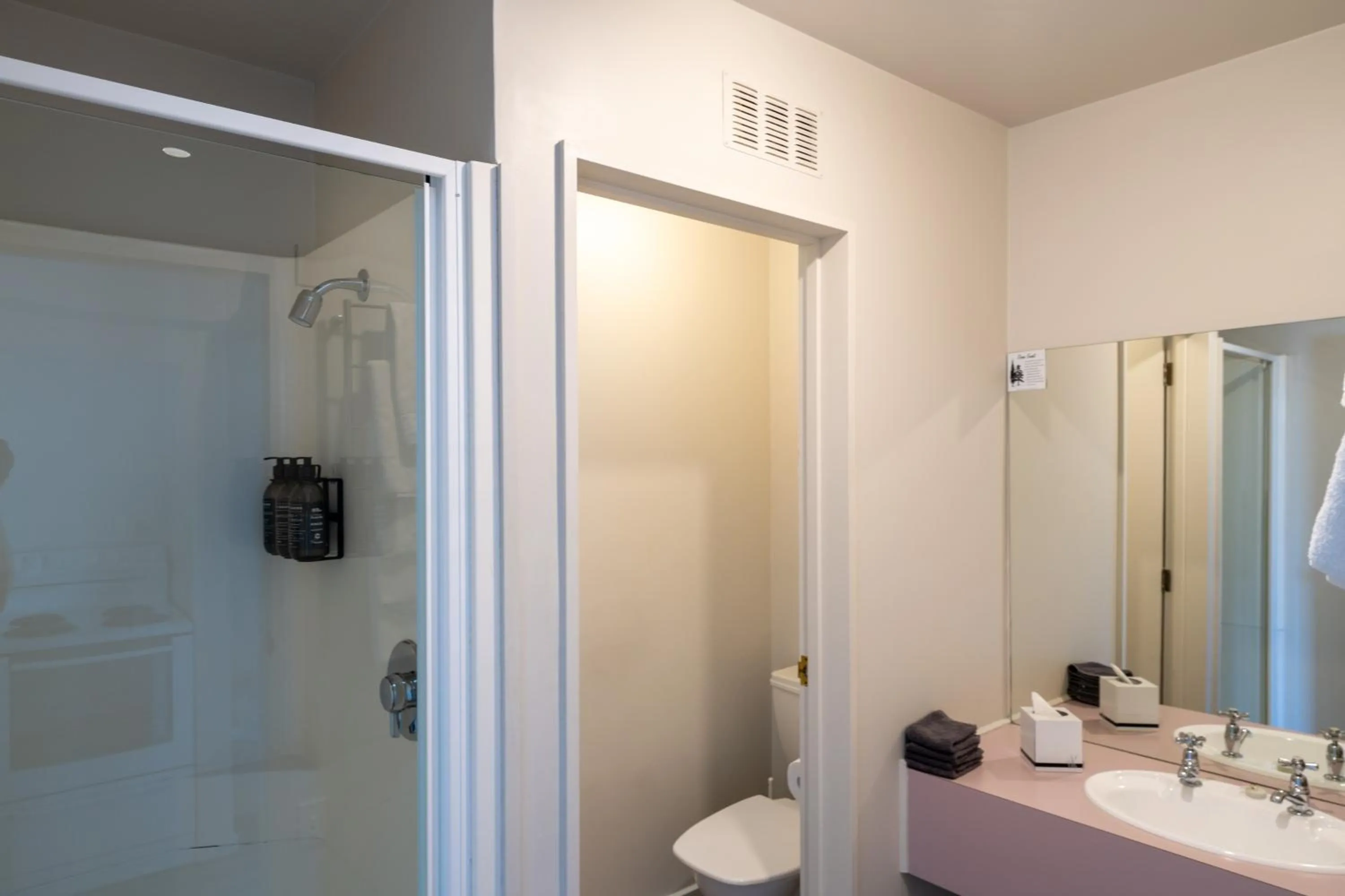 Bathroom in ASURE Gables Motor Lodge