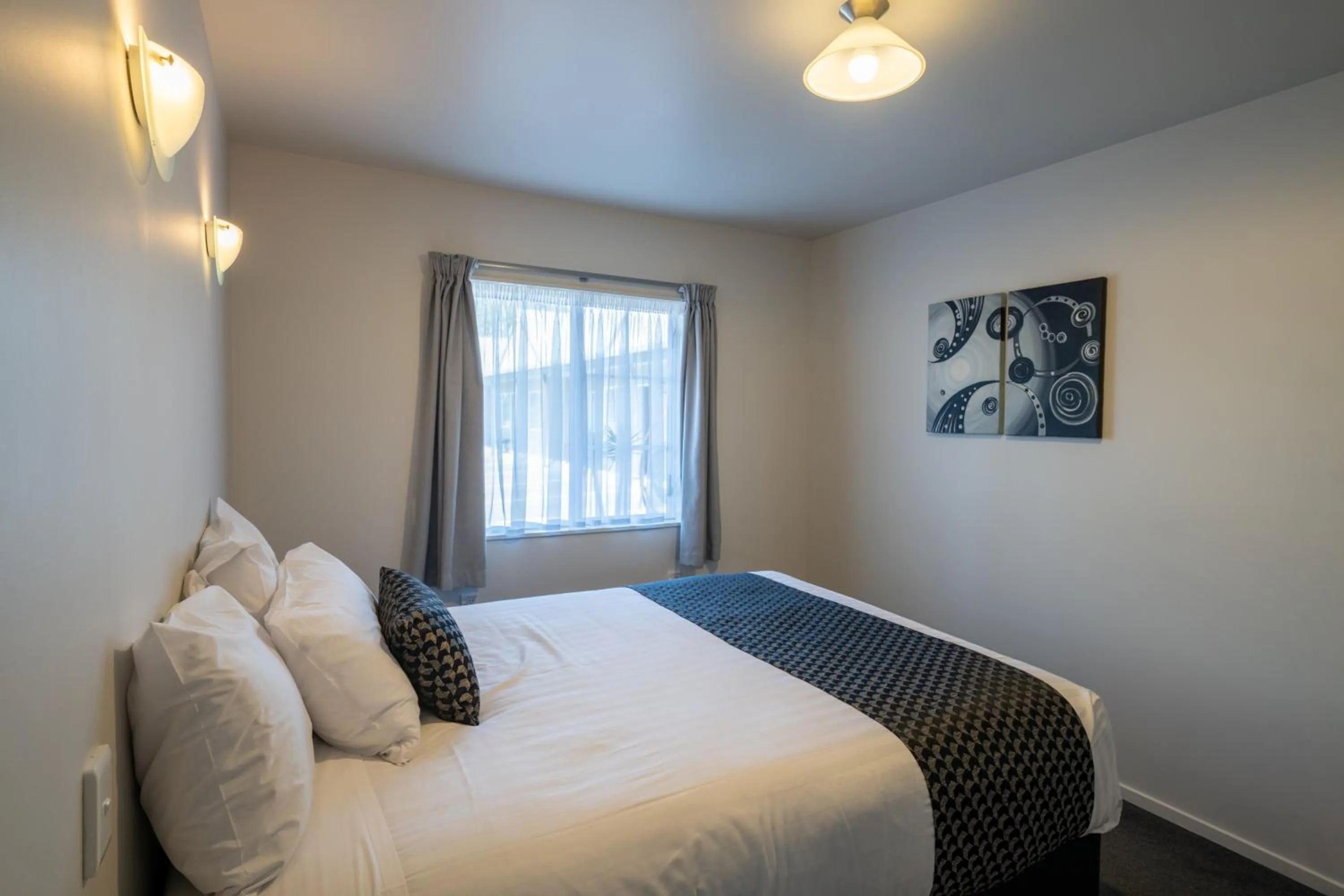 Bedroom, Bed in ASURE Gables Motor Lodge