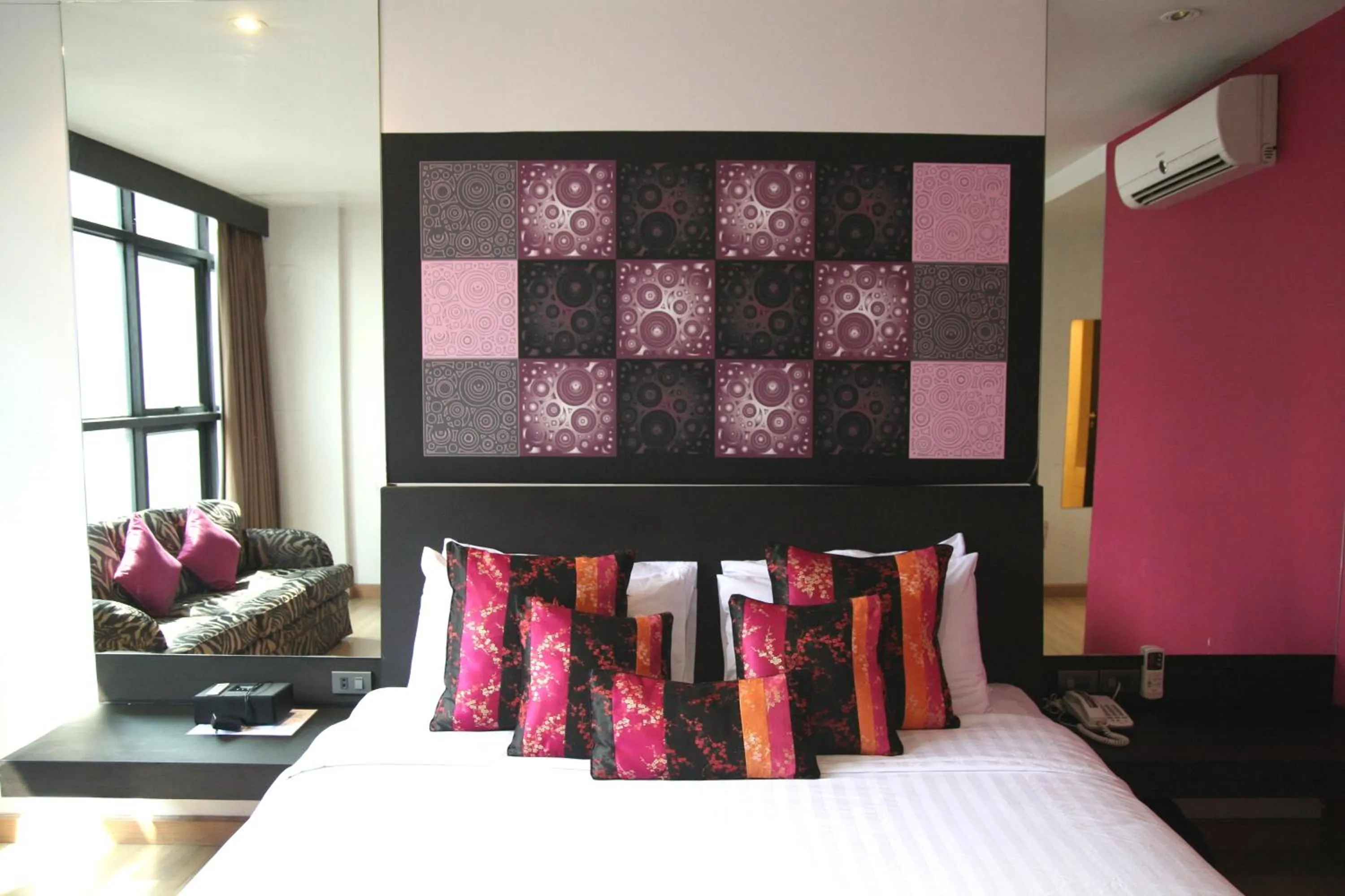 Spring, Bed in Grand Inn Hotel