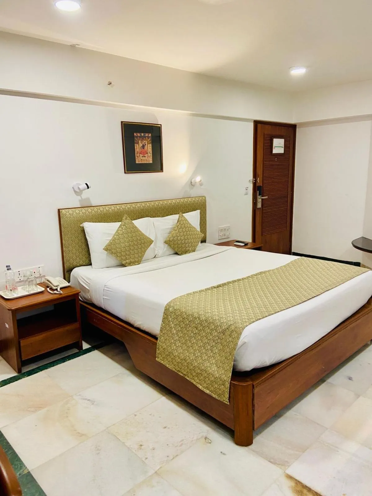 View (from property/room), Bed in Hotel Parle International