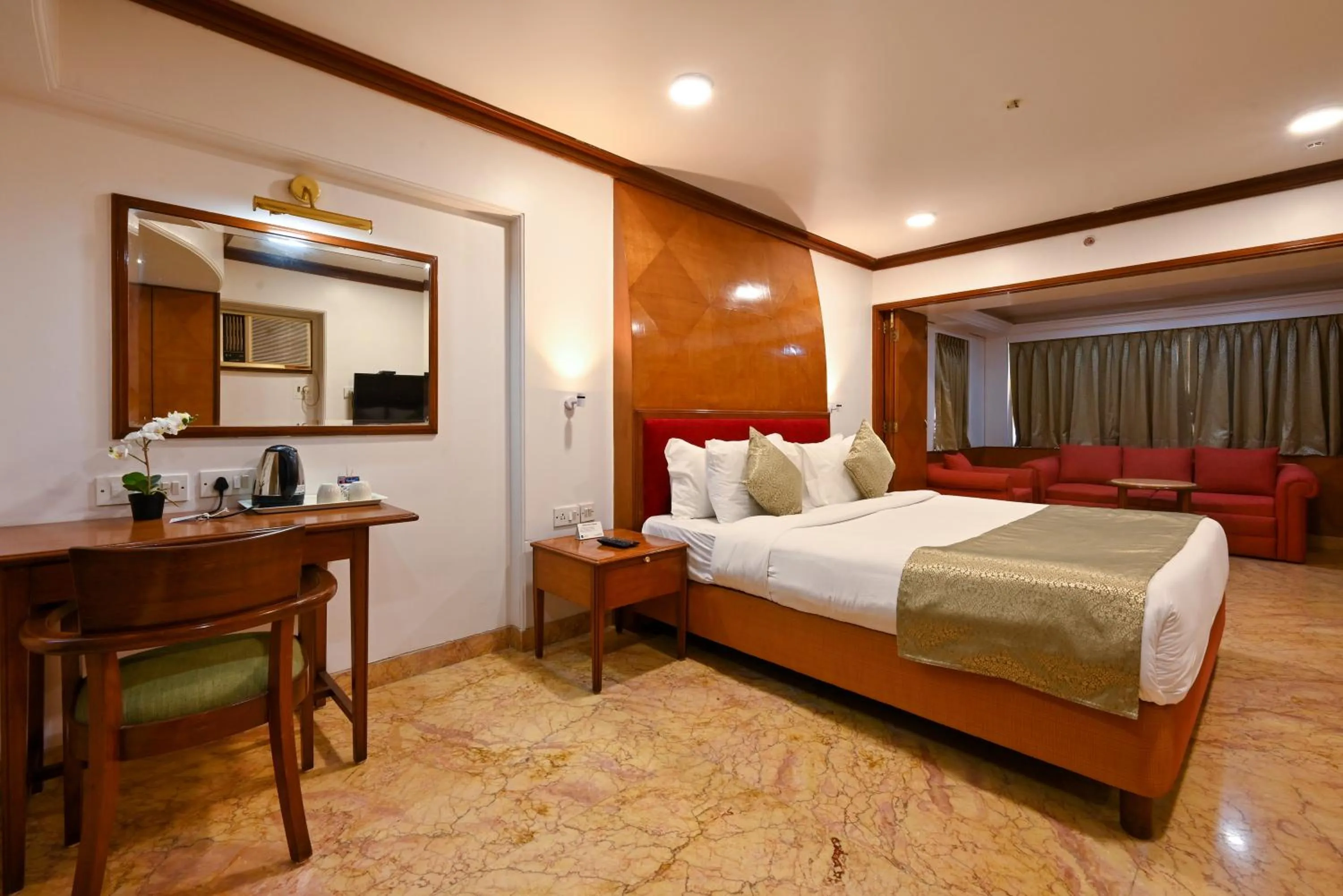 View (from property/room), Bed in Hotel Parle International