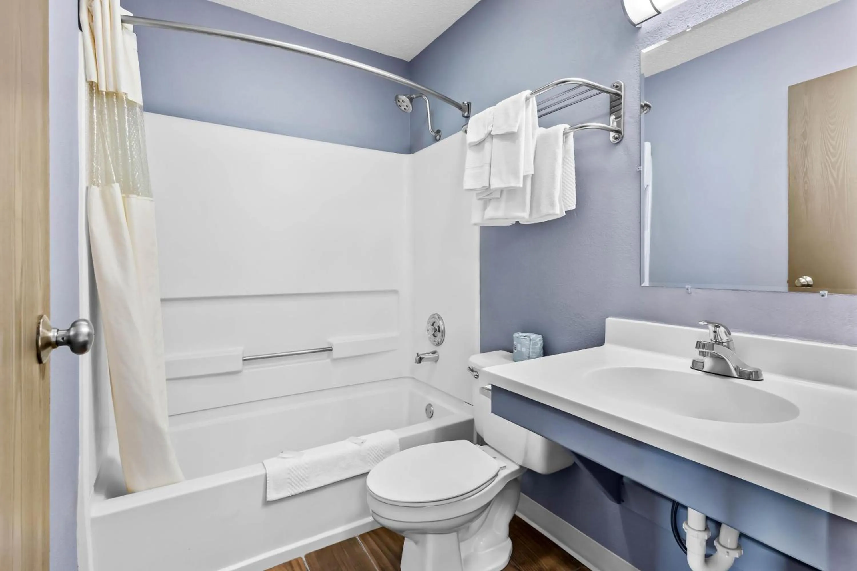 Bathroom in Motel 6 North Sioux City, SD I 29 North