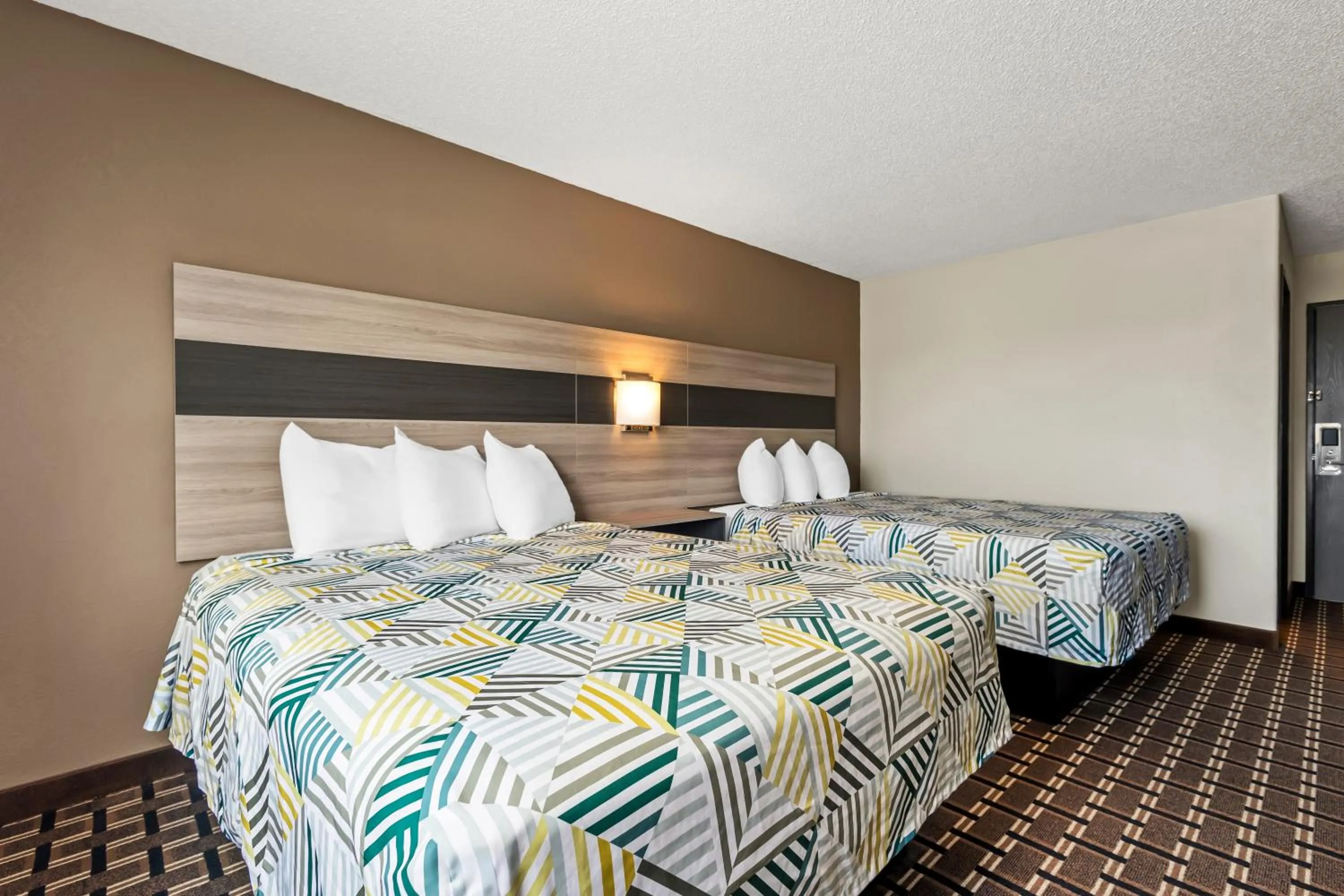 Bed in Motel 6 North Sioux City, SD I 29 North