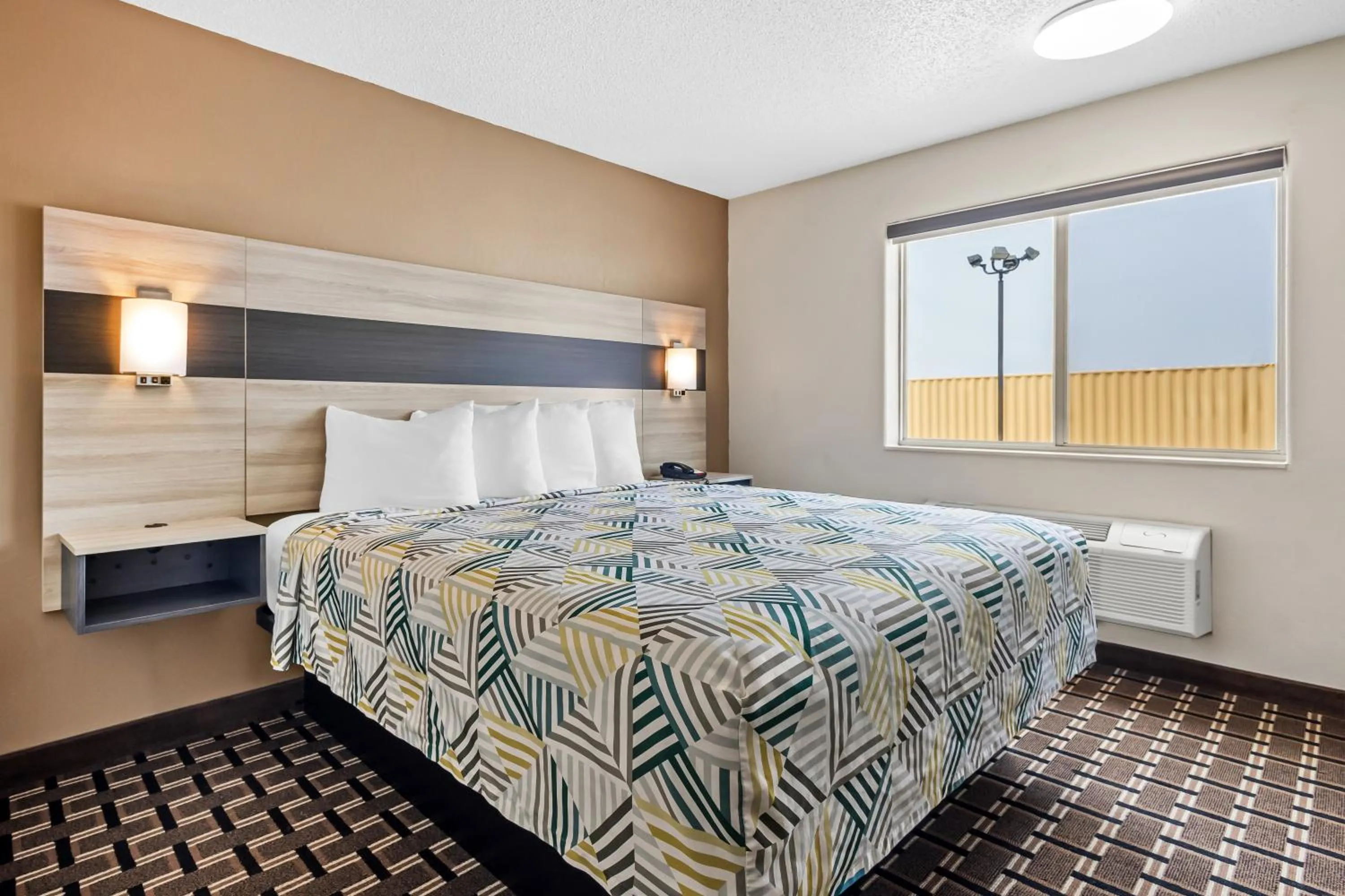 Bed in Motel 6 North Sioux City, SD I 29 North