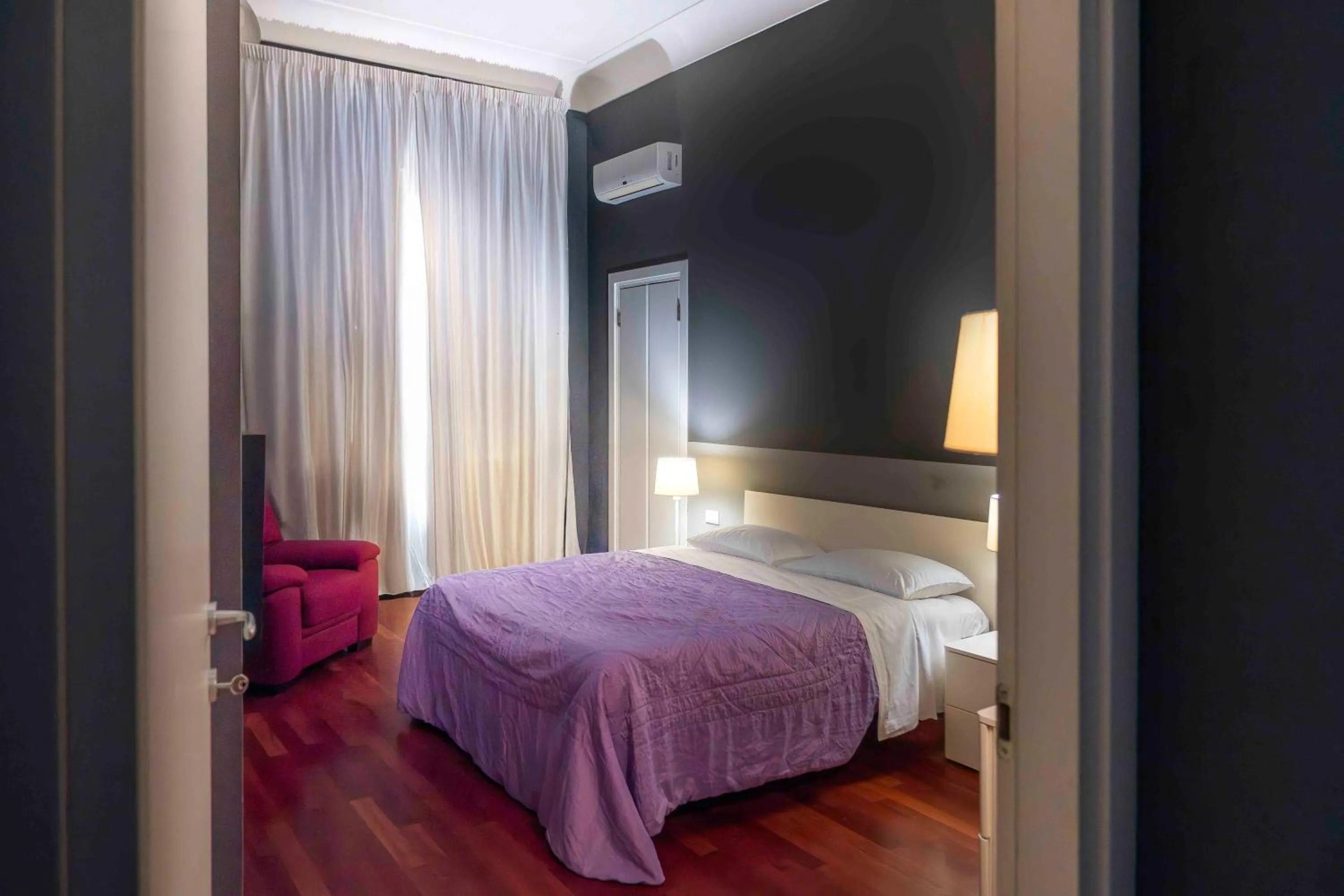 Bedroom, Bed in Hotel Exclusive