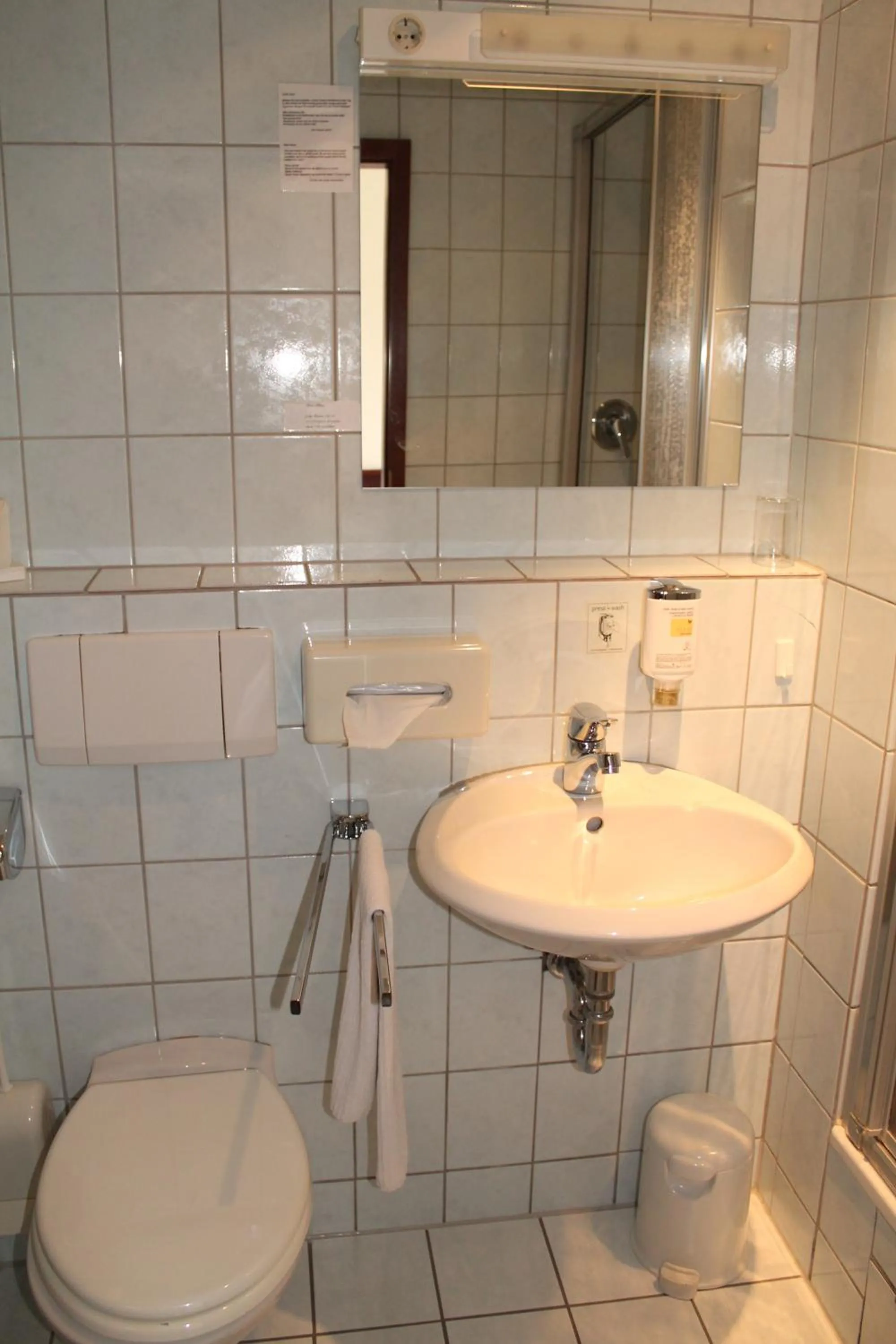 Bathroom in Hotel Anhalt