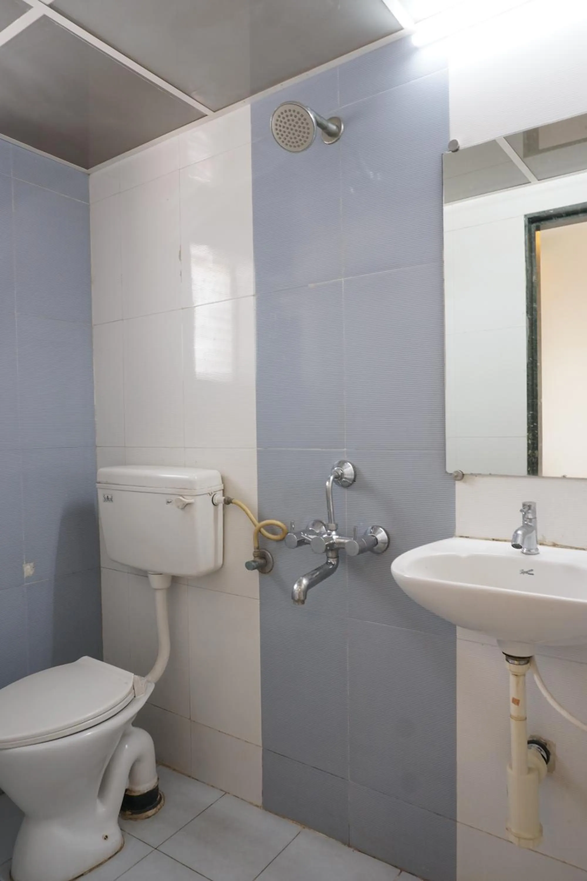 Bathroom in Hotel Pavitra