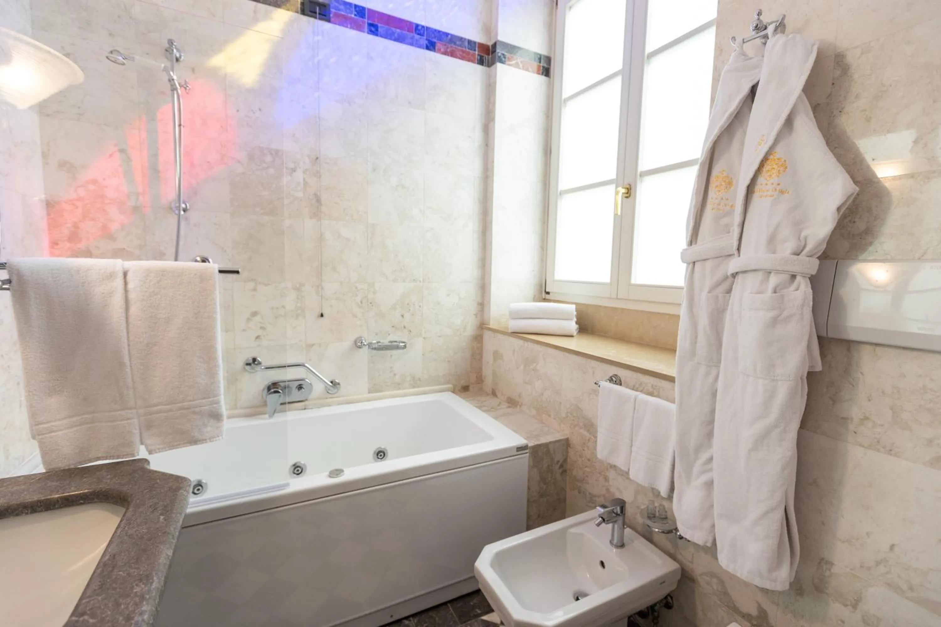 Bathroom in Grand Hotel Ortigia