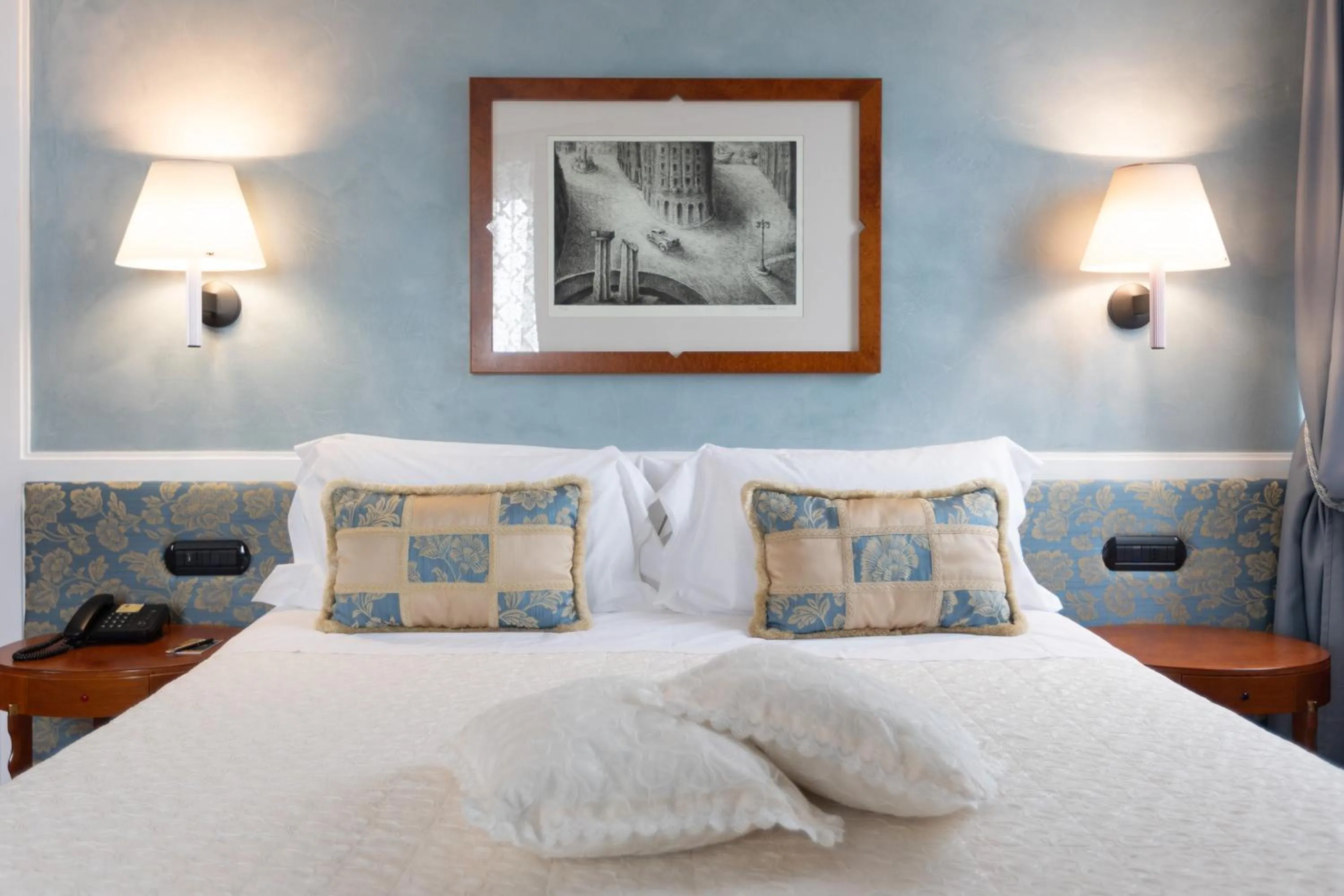 Bed in Grand Hotel Ortigia