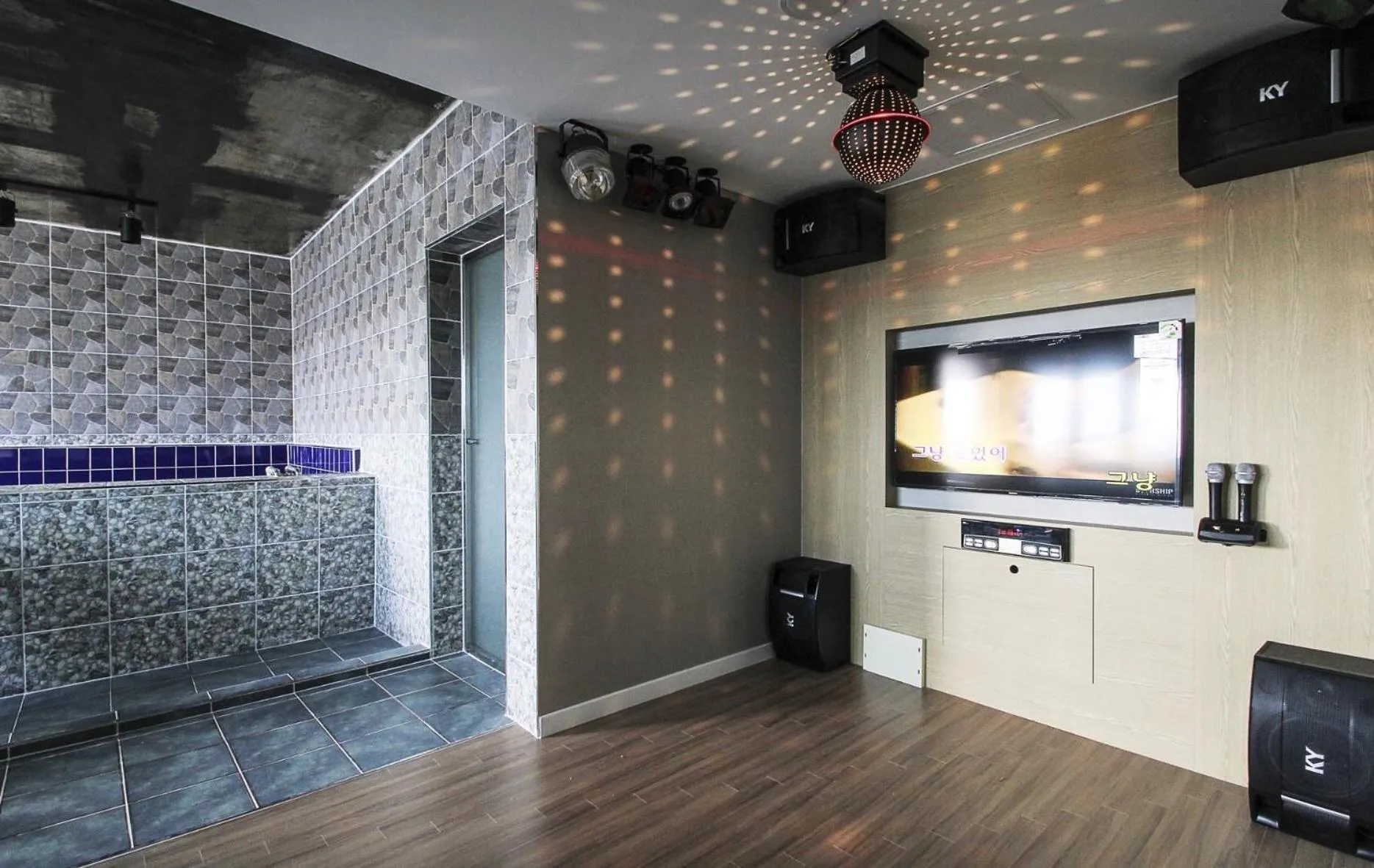 No.1 New Yorker Hotel