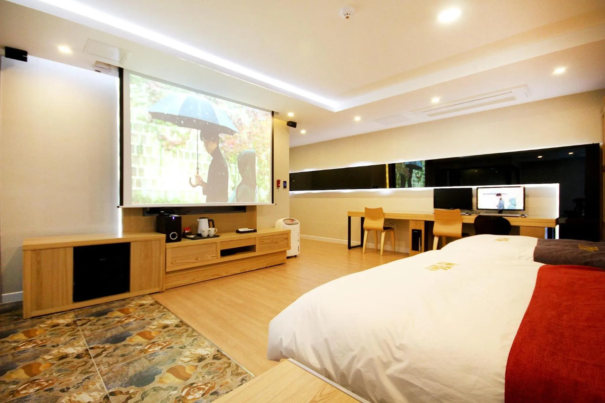 Bed in No.1 New Yorker Hotel