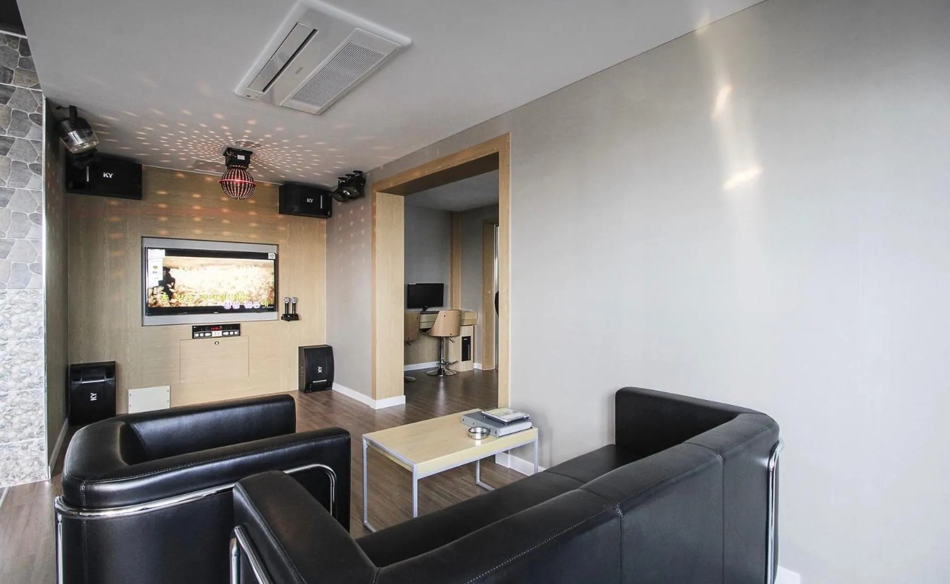 No.1 New Yorker Hotel