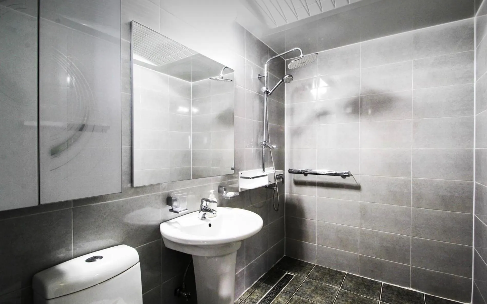 No.1 New Yorker Hotel