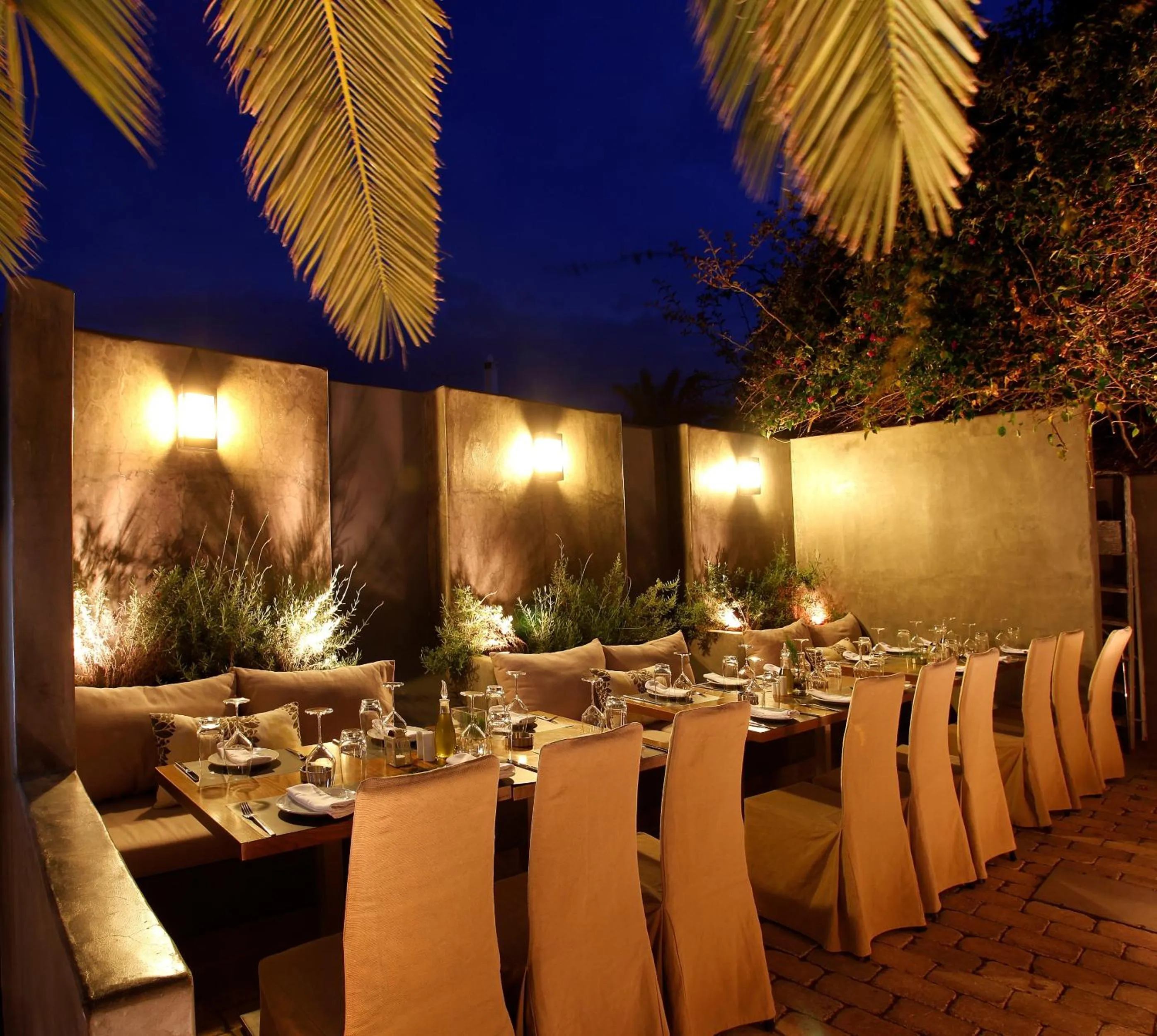 Restaurant/places to eat in Fresh Boutique Hotel
