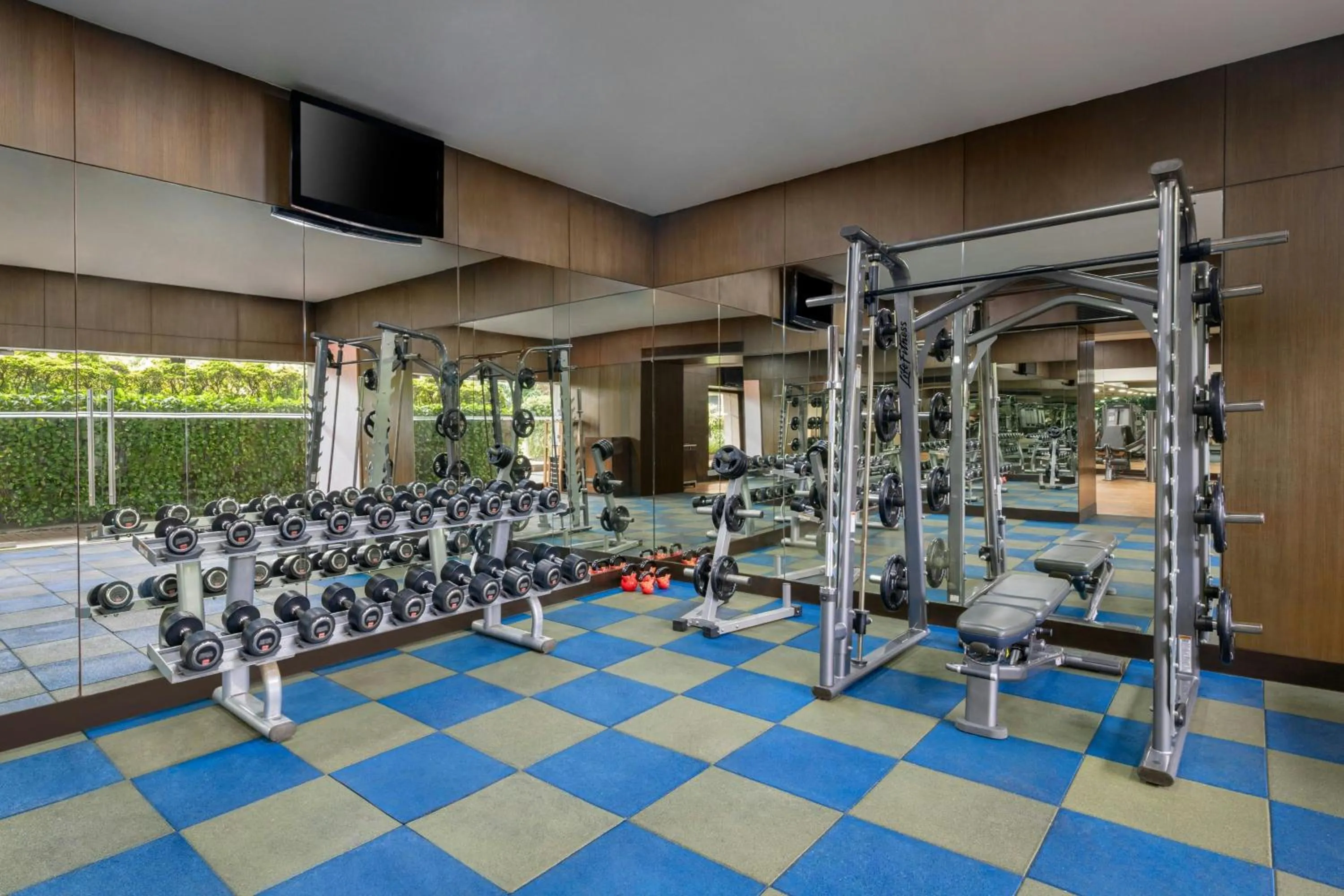 Fitness centre/facilities in Courtyard by Marriott Mumbai International Airport