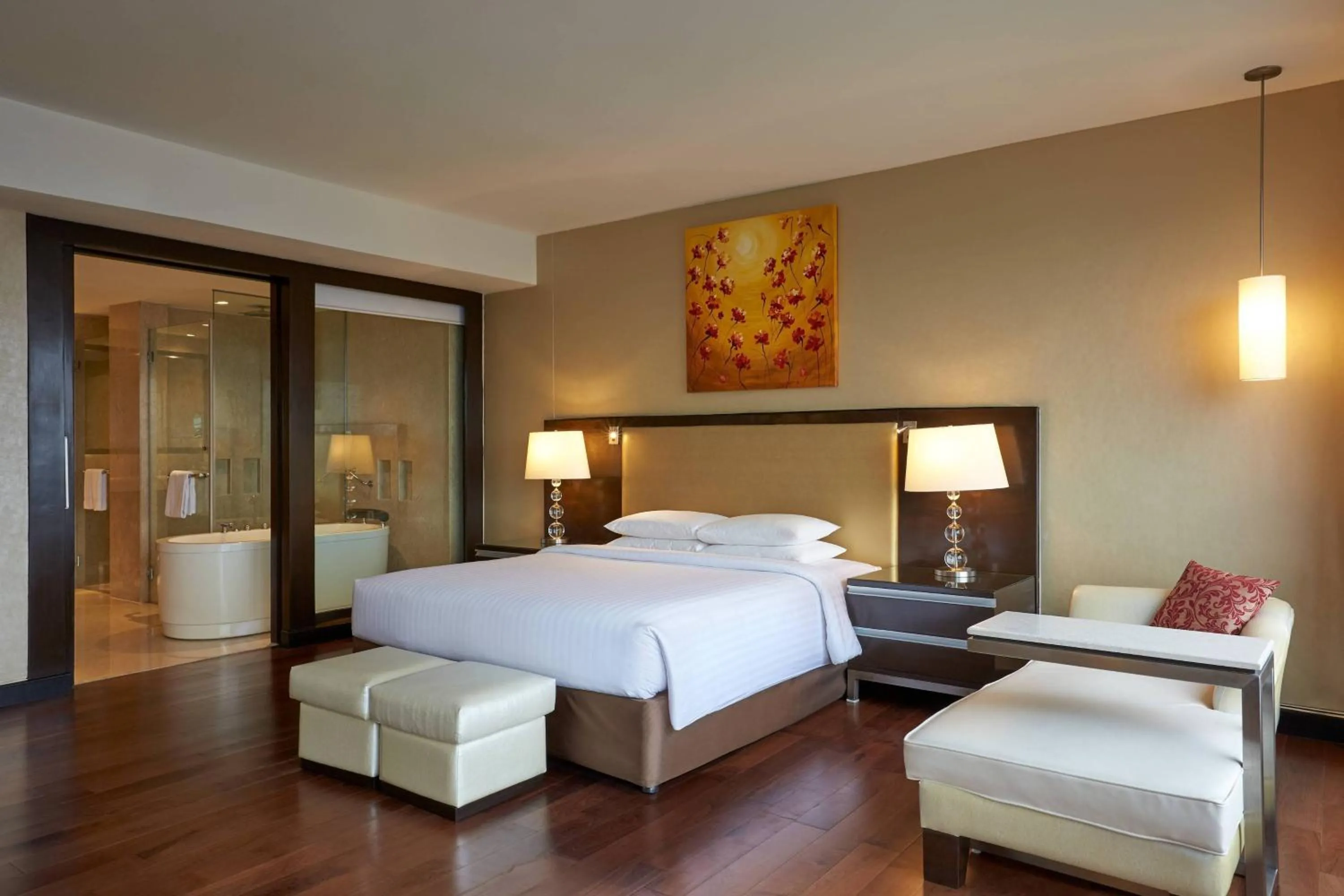Bedroom, Bed in Courtyard by Marriott Mumbai International Airport