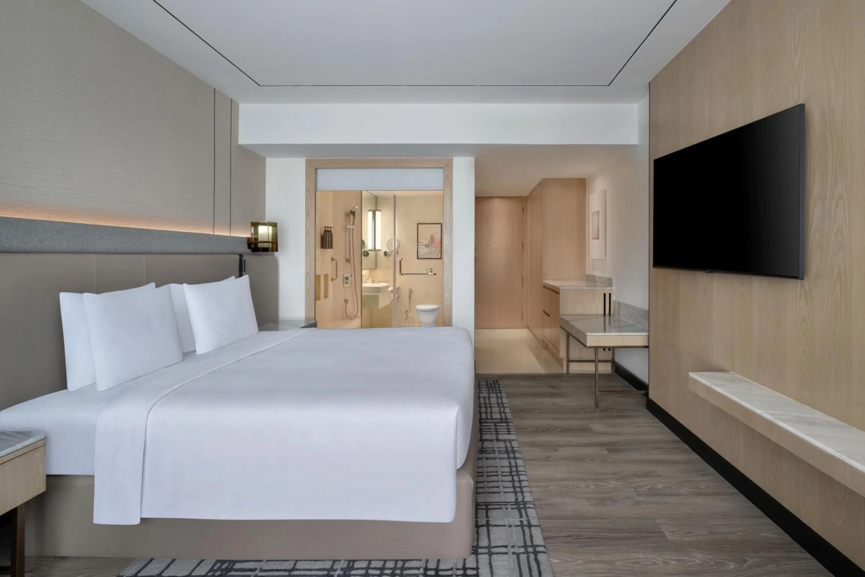 Bed in Courtyard by Marriott Mumbai International Airport