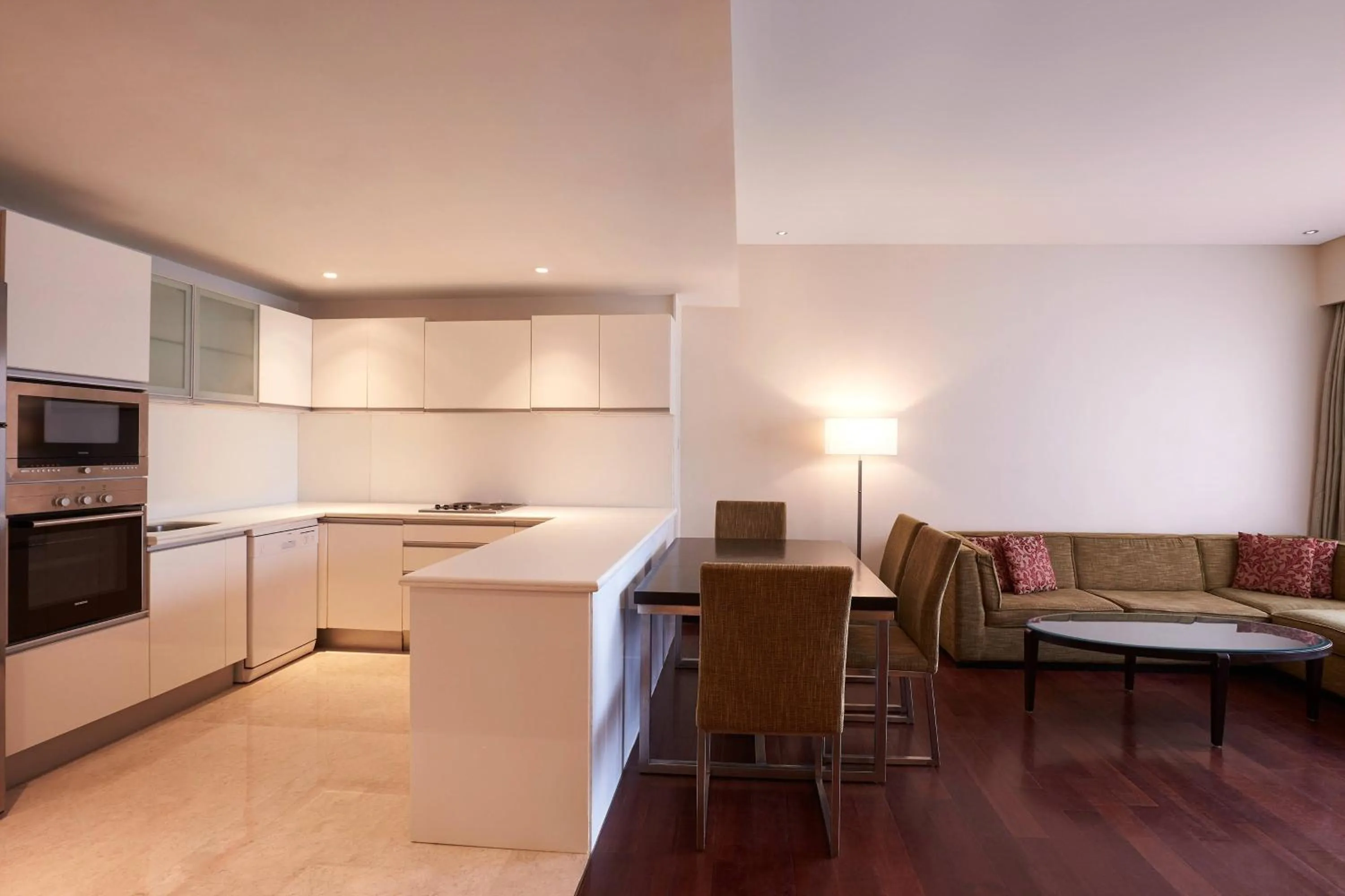 Living room in Courtyard by Marriott Mumbai International Airport