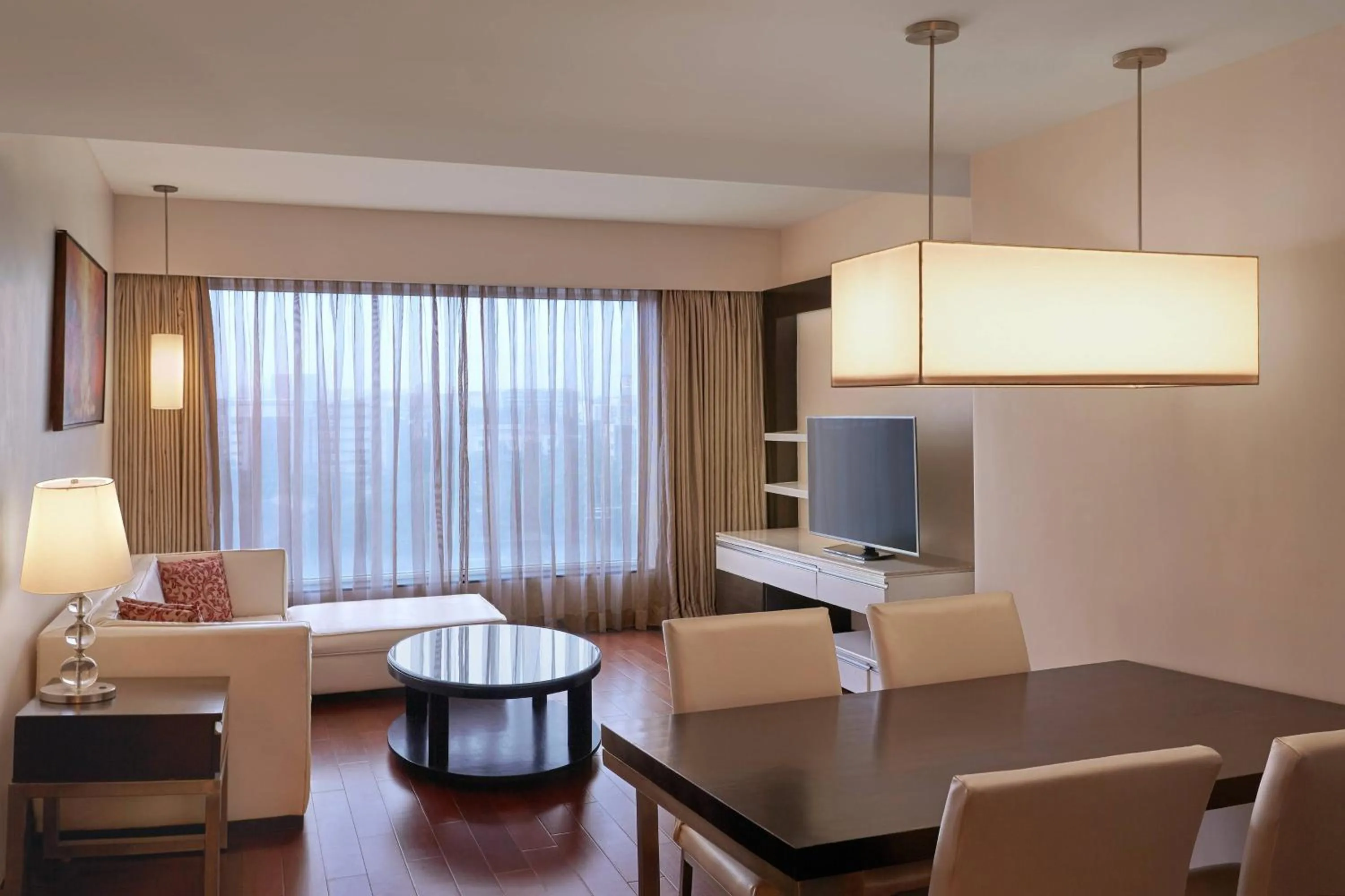 Bedroom in Courtyard by Marriott Mumbai International Airport