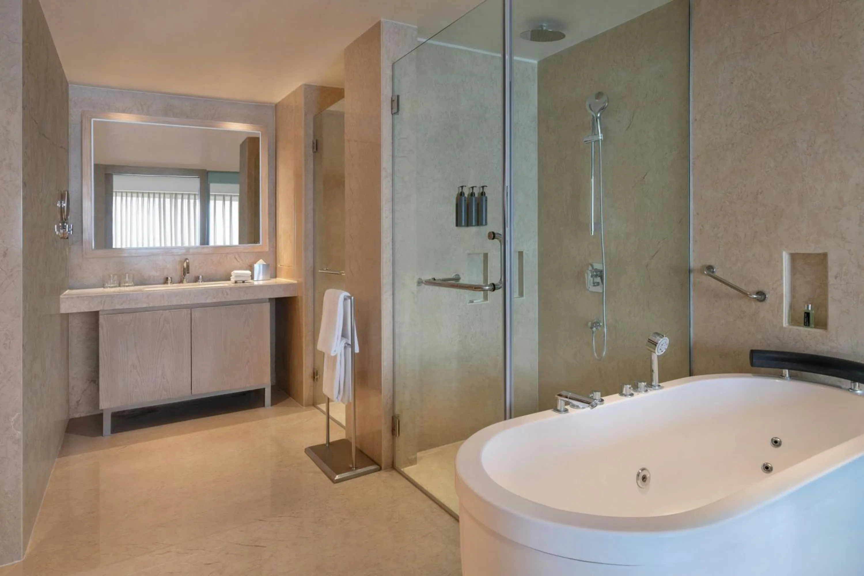 Bathroom in Courtyard by Marriott Mumbai International Airport