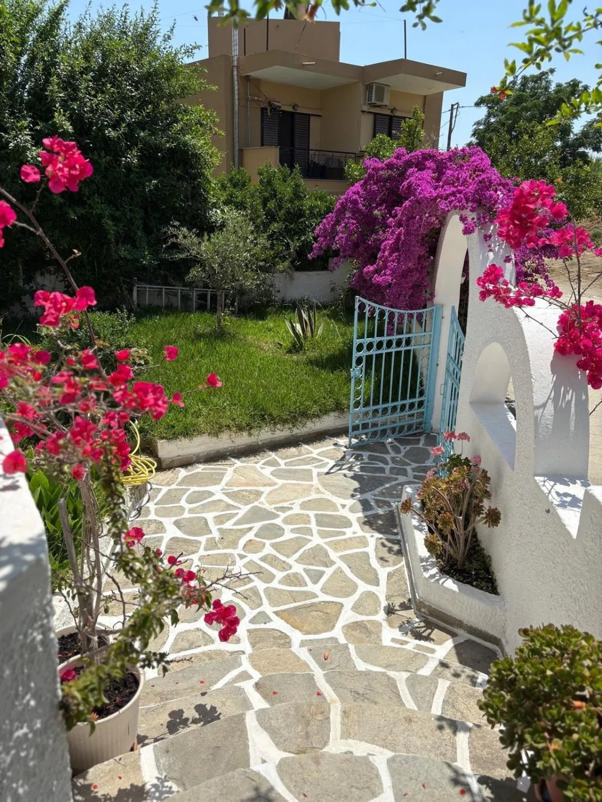 Astri Hotel