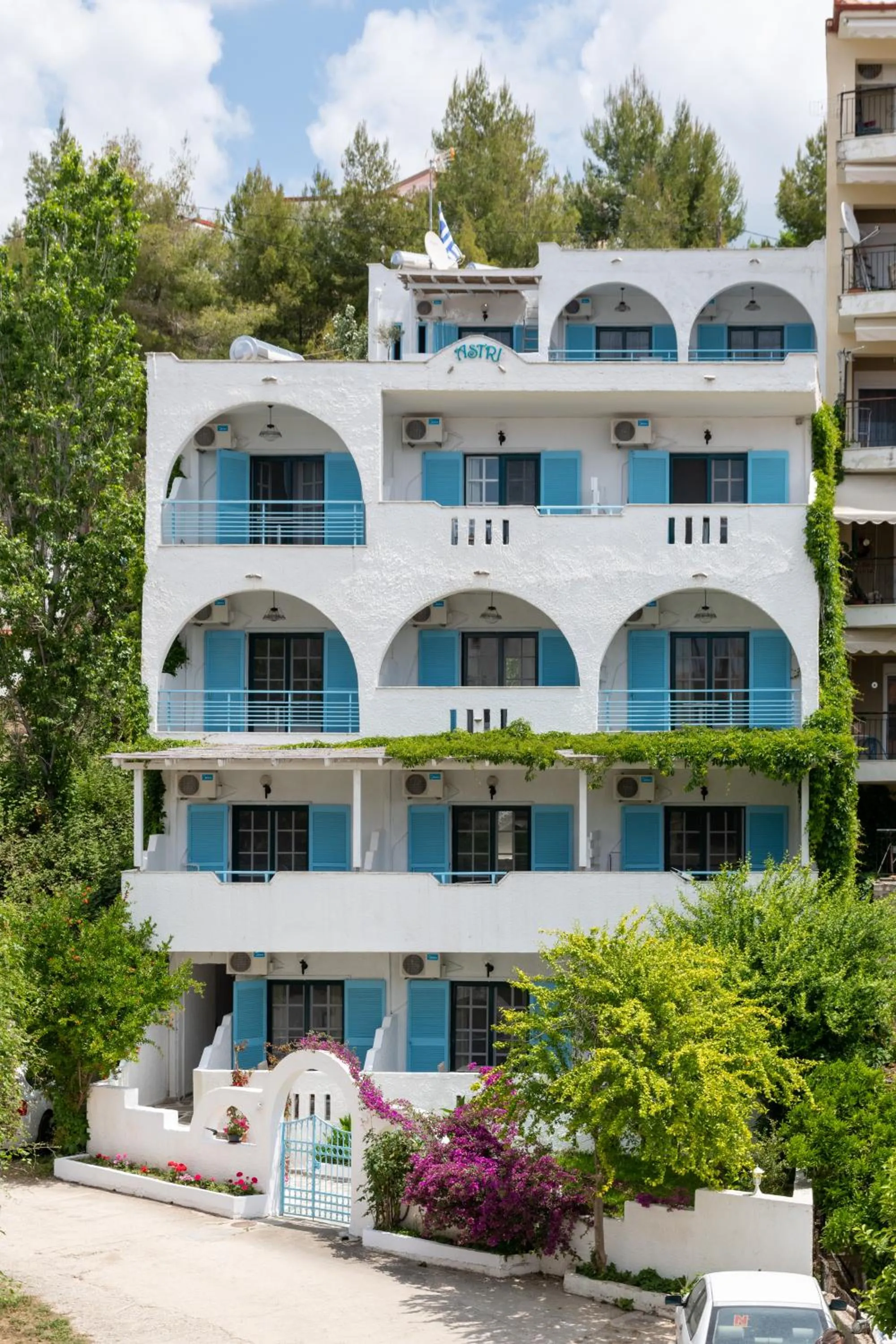 Astri Hotel