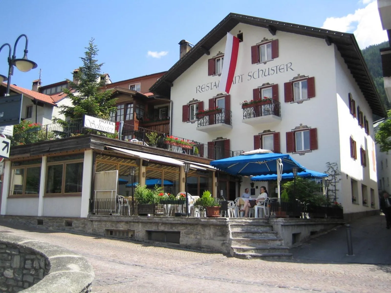 Facade/entrance in Hotel Schuster