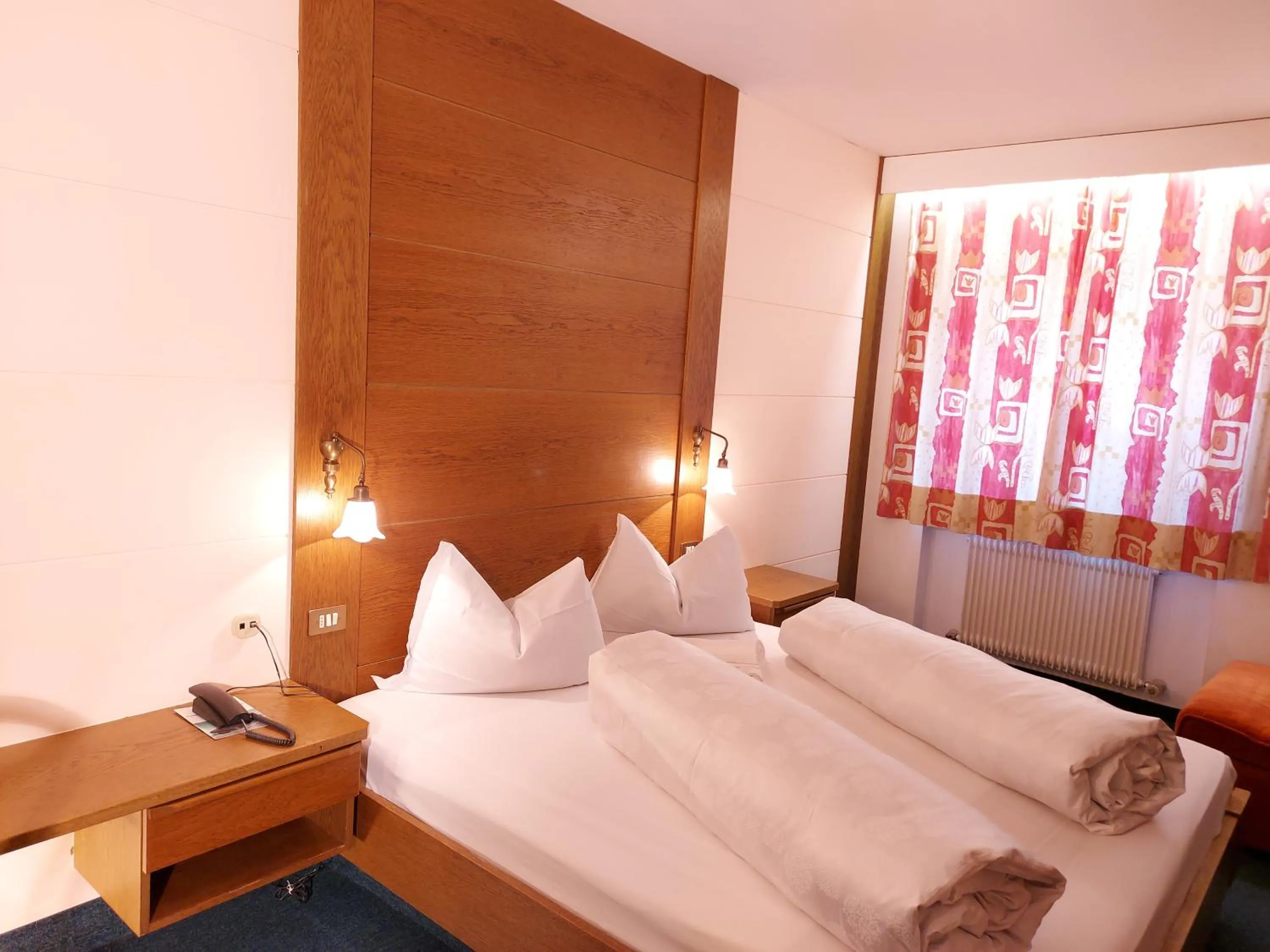 Staff, Bed in Hotel Schuster