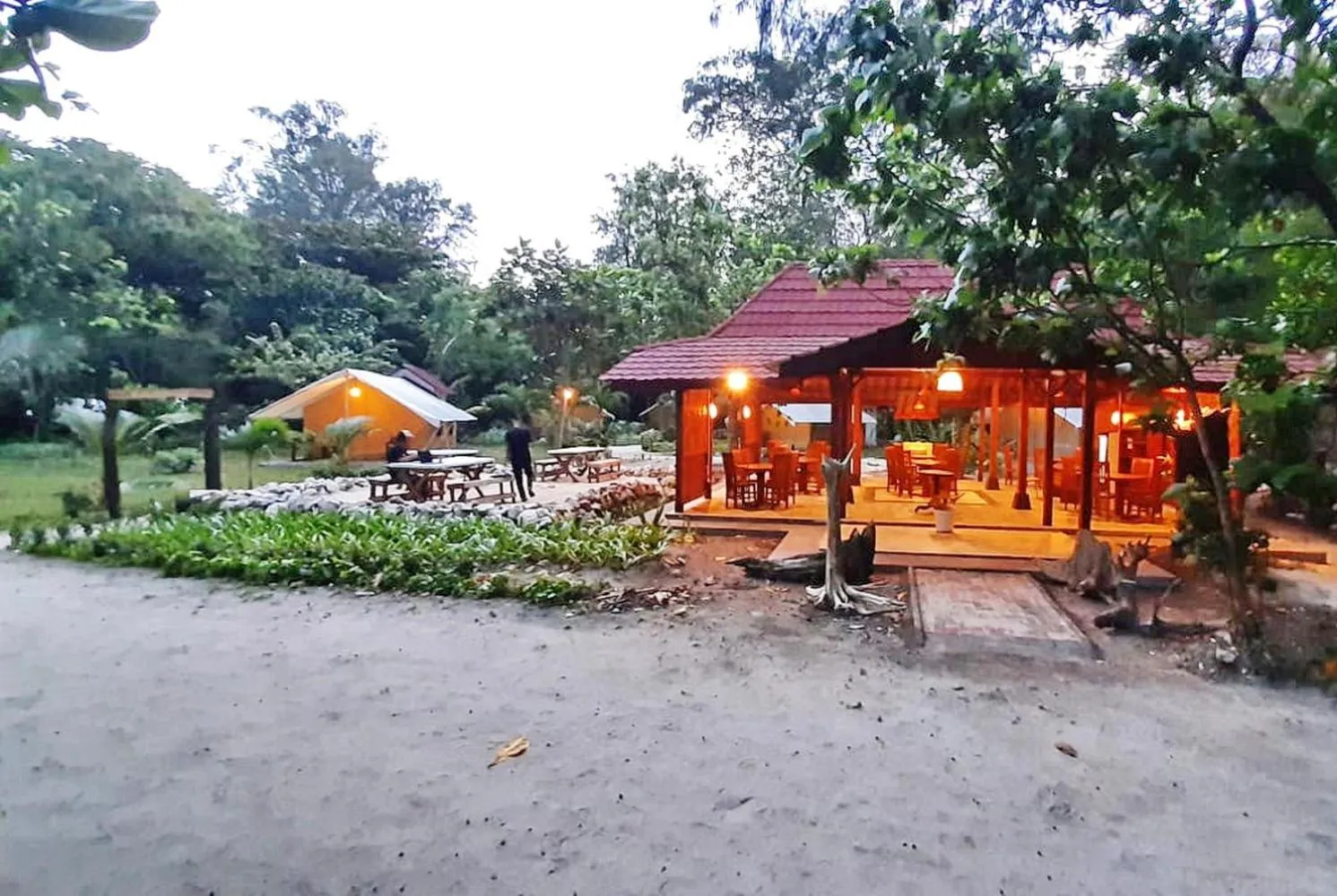 Restaurant/places to eat in Seribu Resort Thousand Island