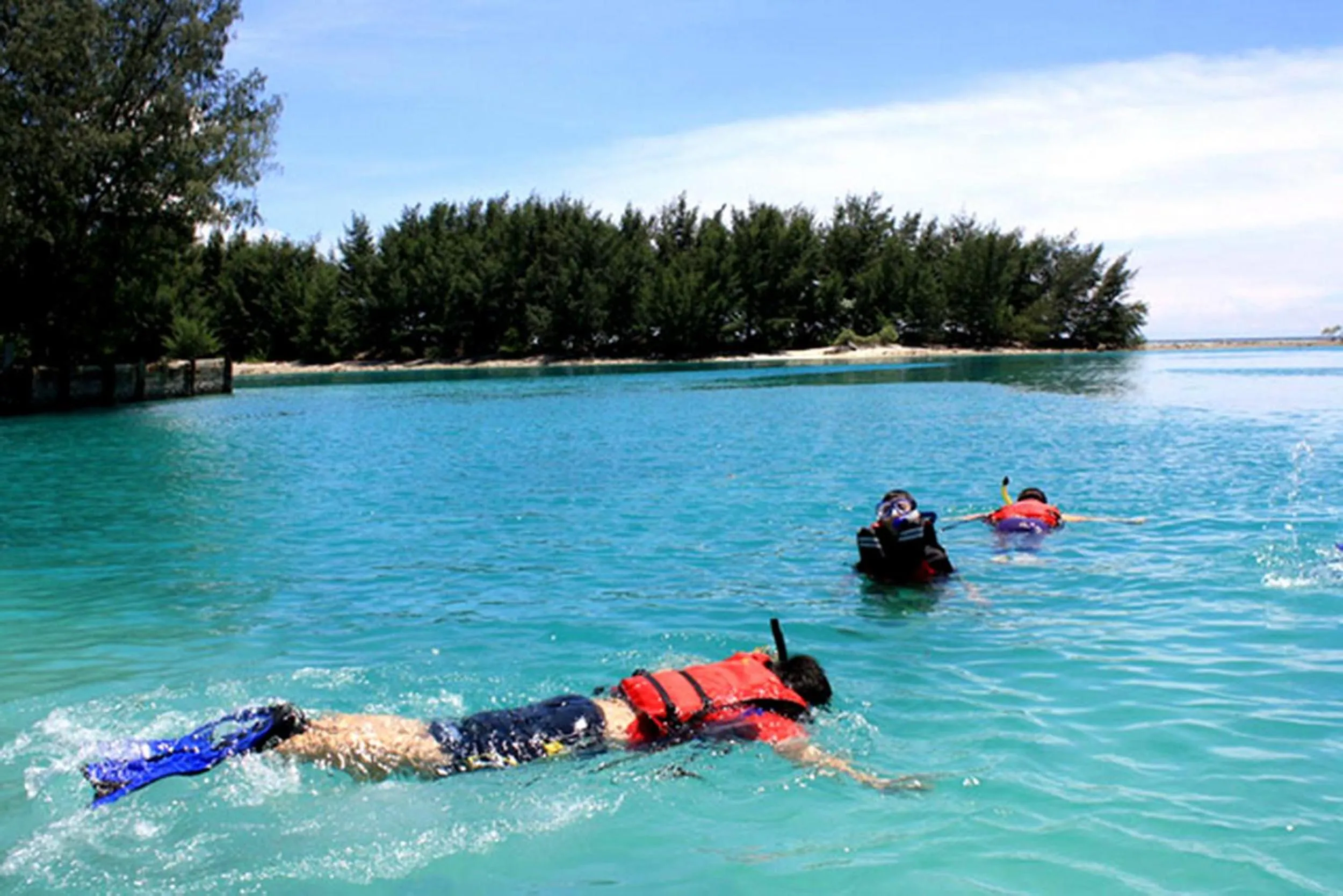 Snorkeling in Seribu Resort Thousand Island
