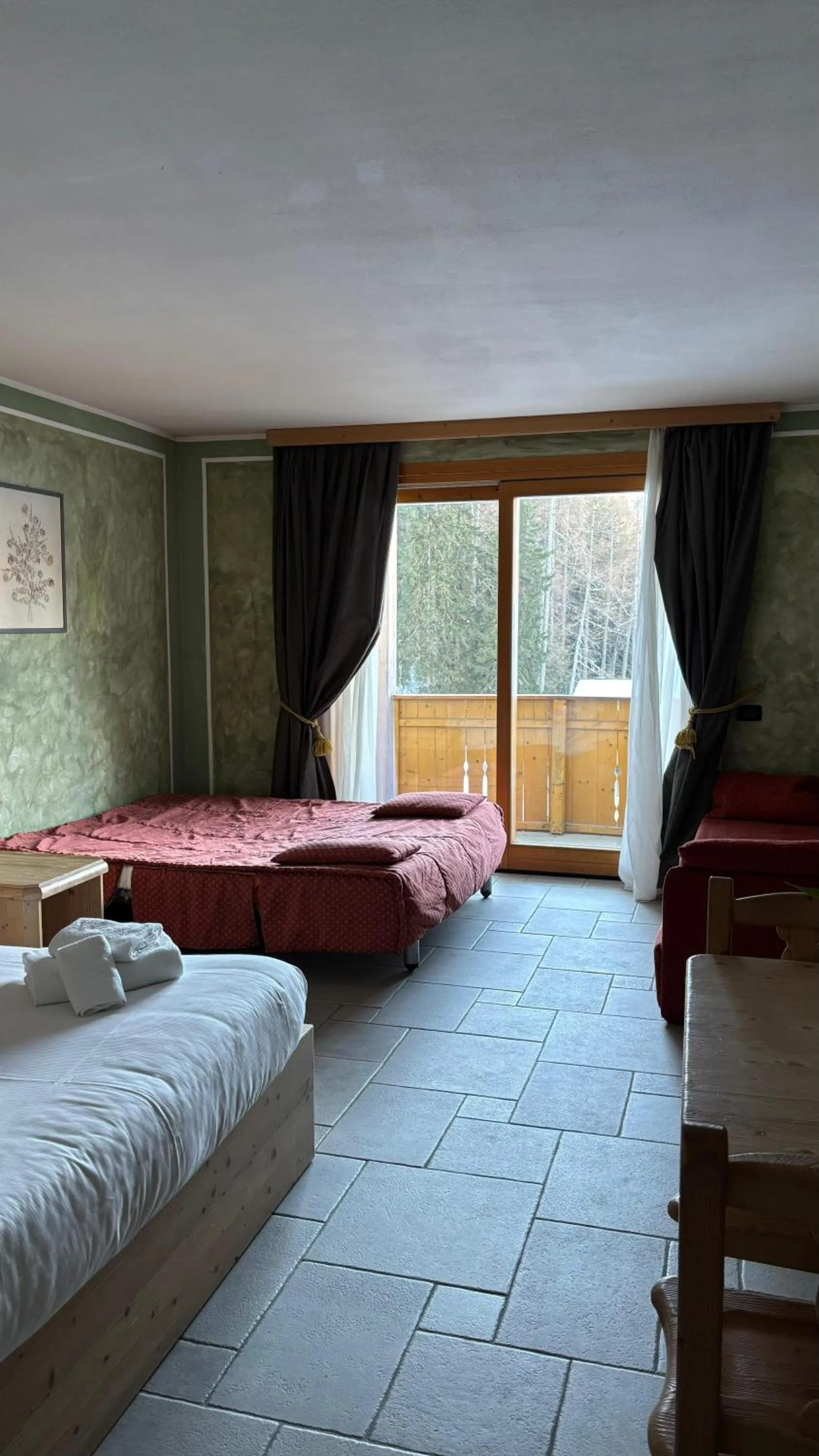 View (from property/room), Bed in Boscone Suite Hotel