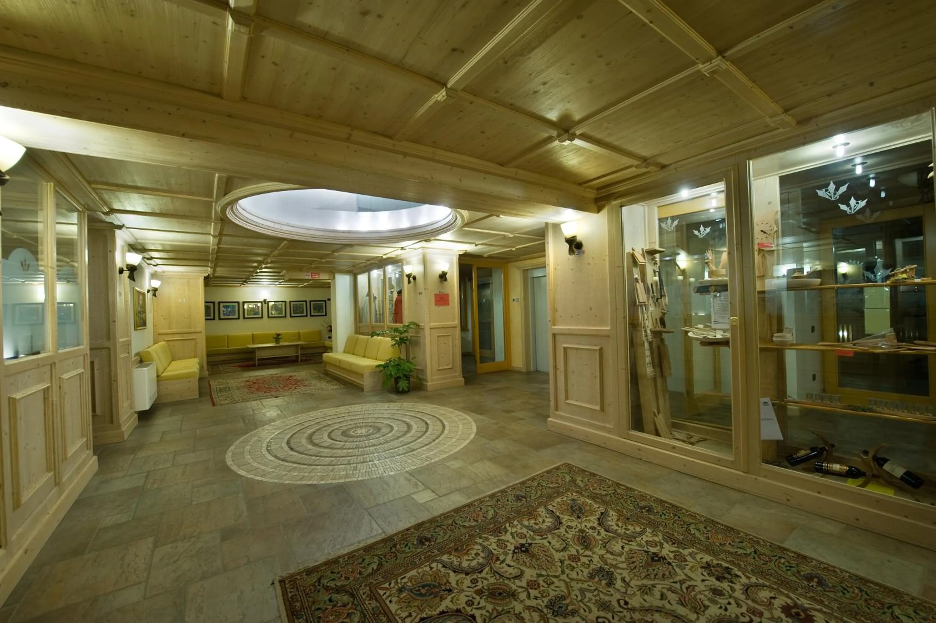 Lobby or reception in Boscone Suite Hotel